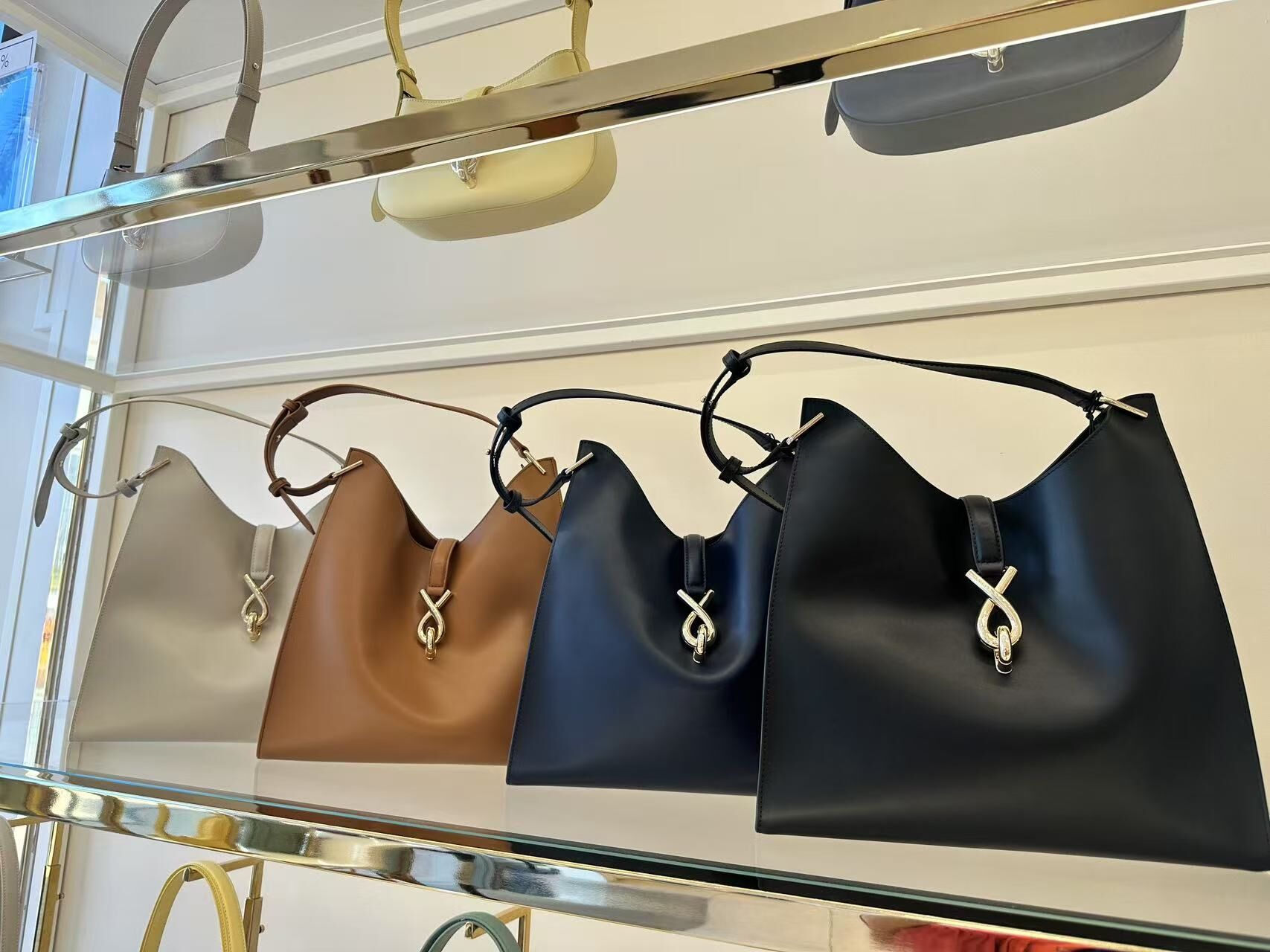 【預購】H032725 Furla 皮革腋下包