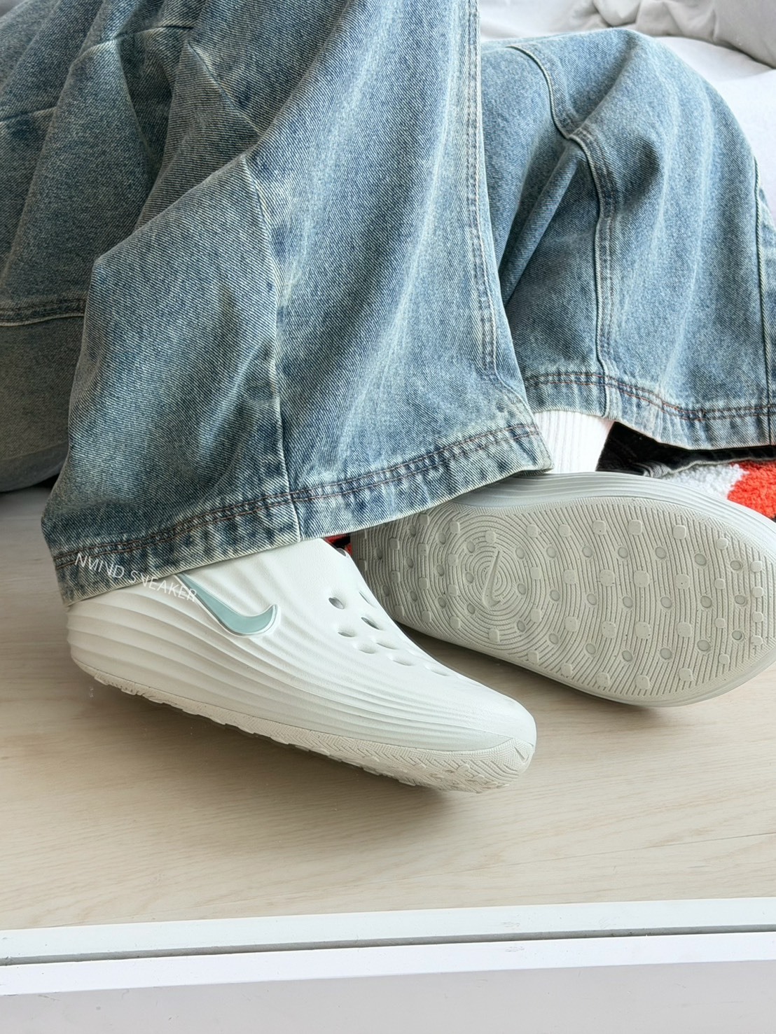 <現貨剛到 先亂賣😛> NIKE REACTX  洞洞鞋 恢復鞋 奶油白