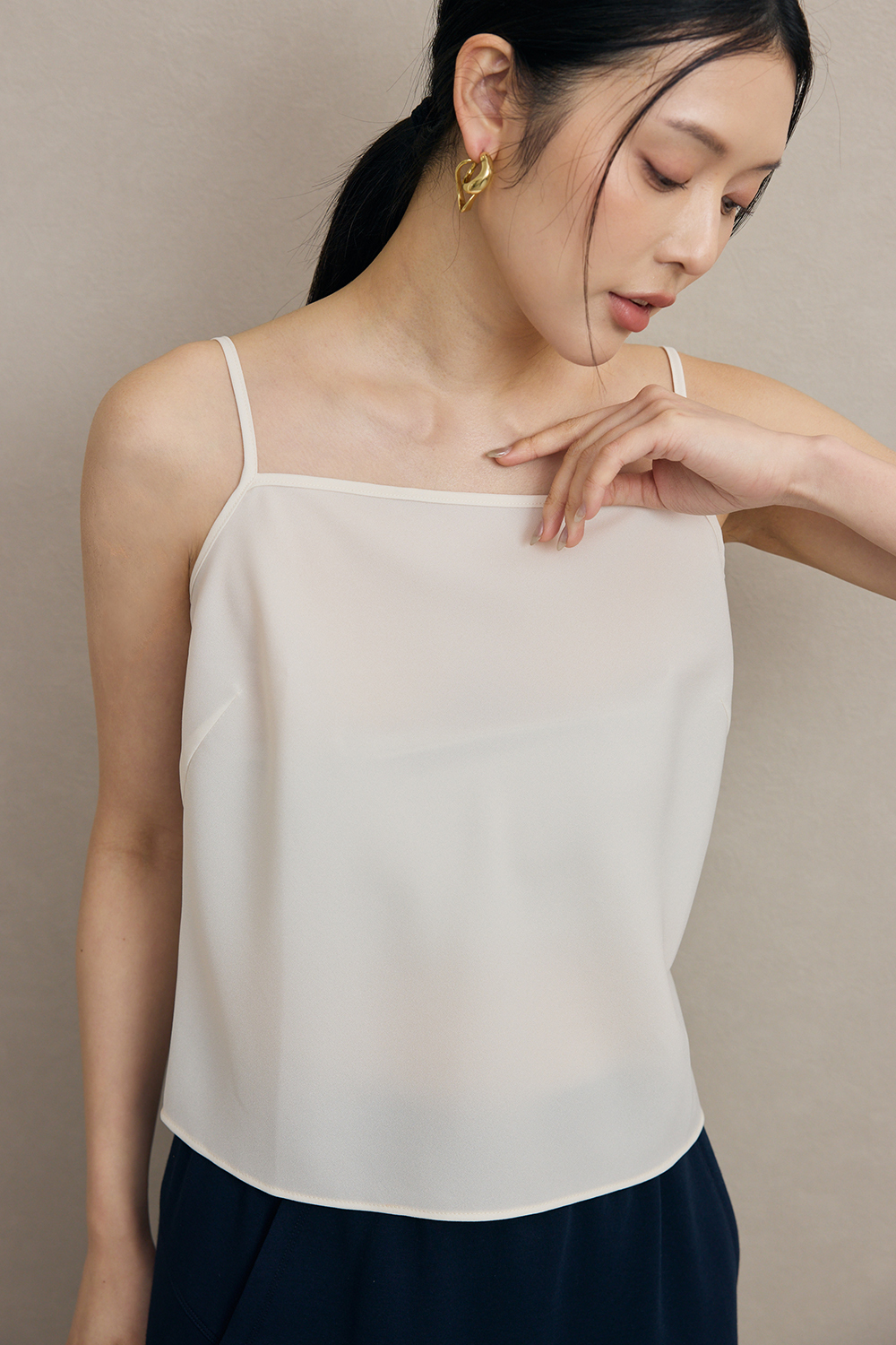 細肩帶調節內搭背心-2色