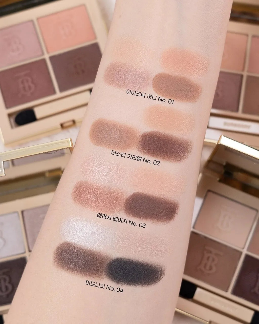 【 限量現貨 】Burberry 經典四色眼影4.7g #02