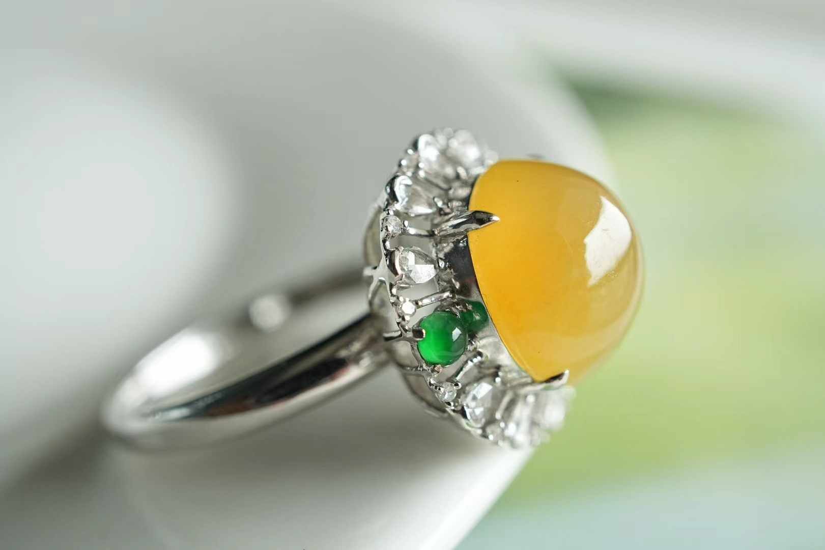 324849 翡翠緬料冰種黃翡蛋面戒指