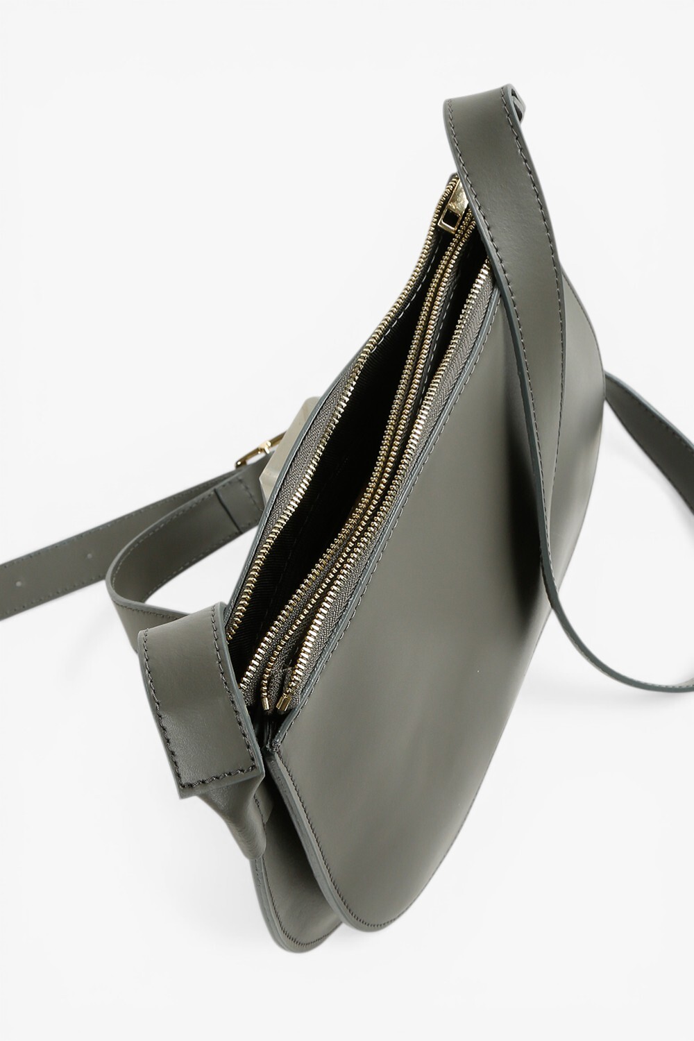 Bolla 極簡牛皮斜背半月包 灰色