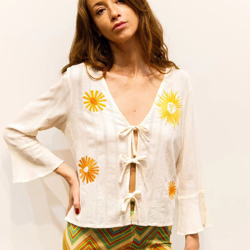 1BB0327-036 [BRIGITTE BARDOT] Vado Embroidered Ecru Top #202610900 (EU)