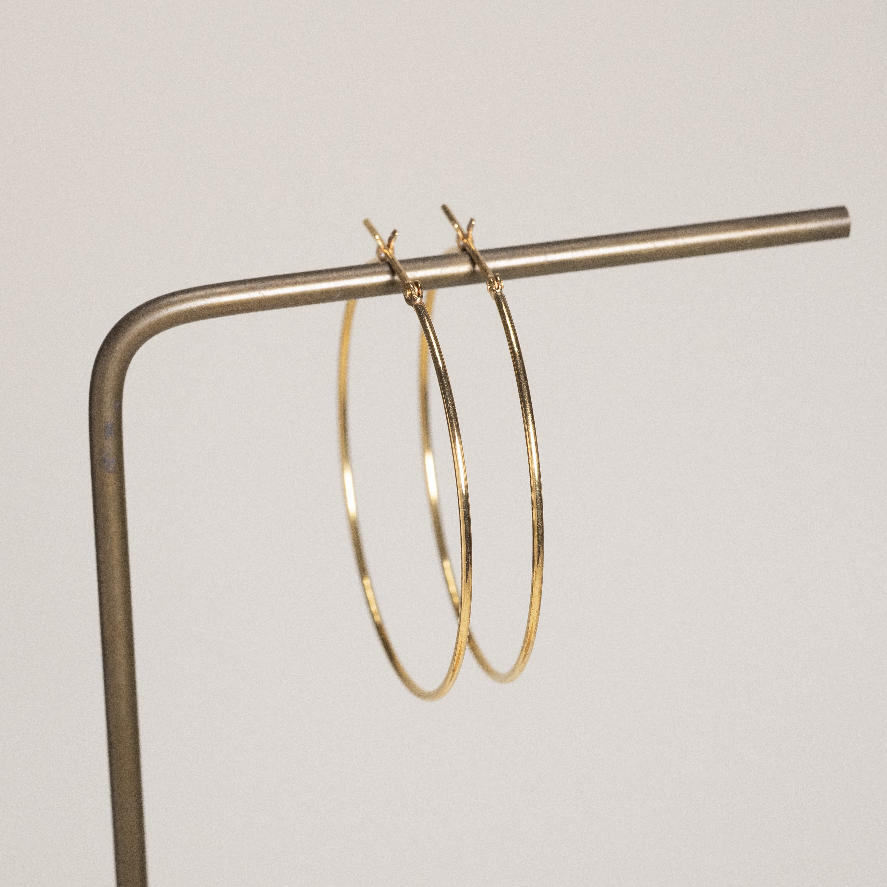 *#(Y) 18K Extra Large Hoop Earring