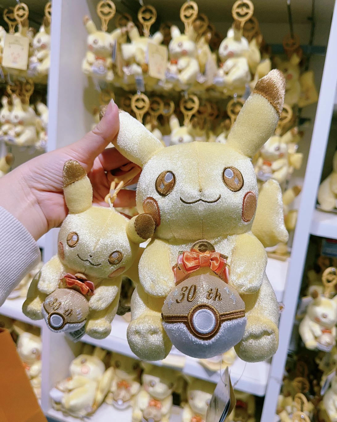 POKEMON 寶可夢 30周年紀念 寶可夢中心 皮卡丘 娃娃 玩偶 吊飾 掛件 鑰匙圈