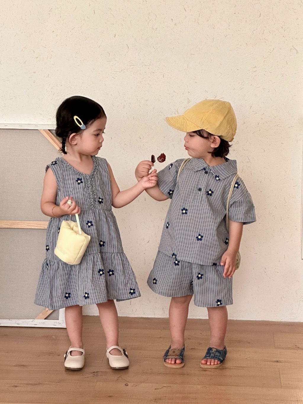 花朵條紋兄弟姐妹連身裙 / 套裝