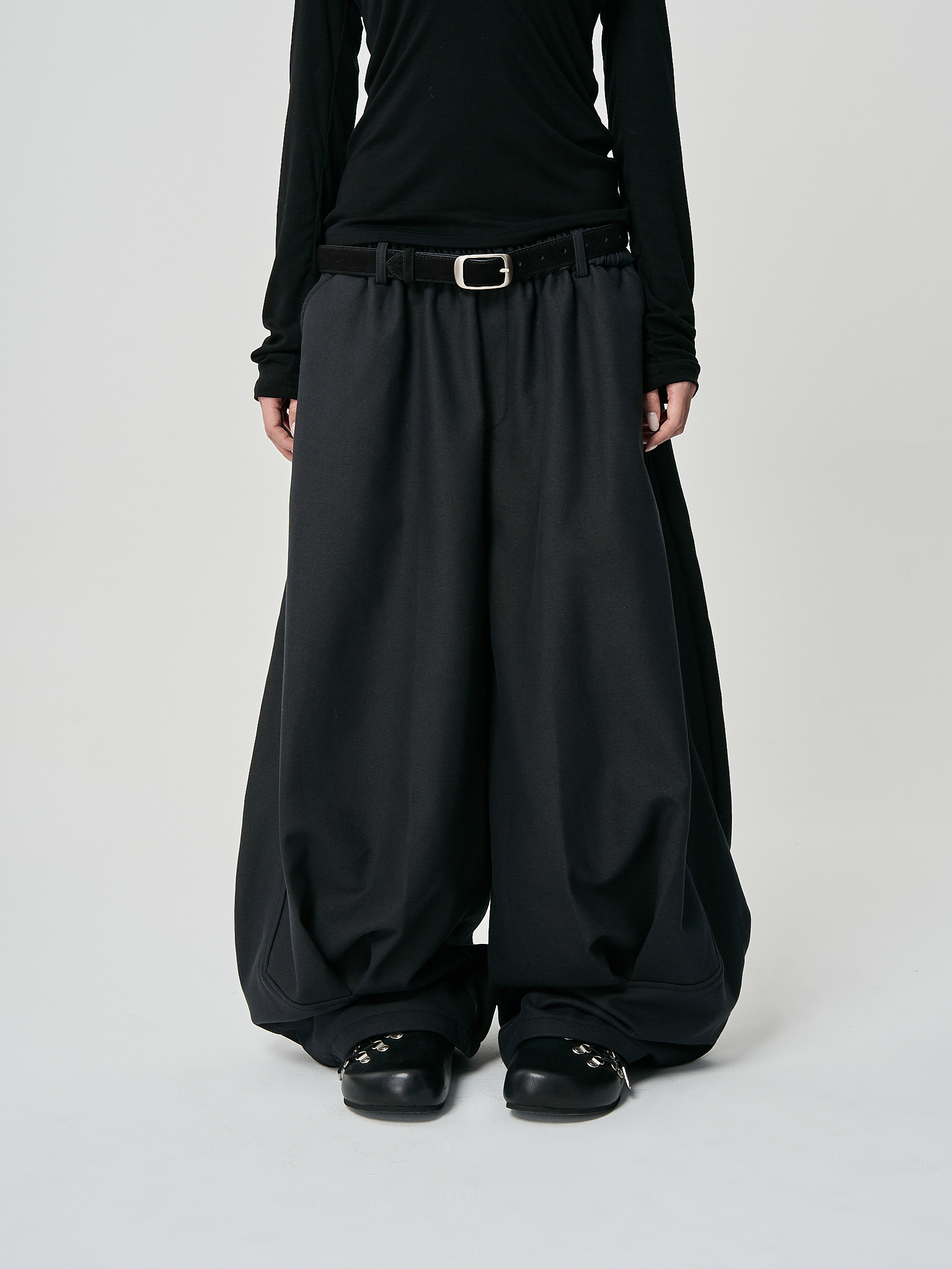 空間輪廓繭形長褲-黑