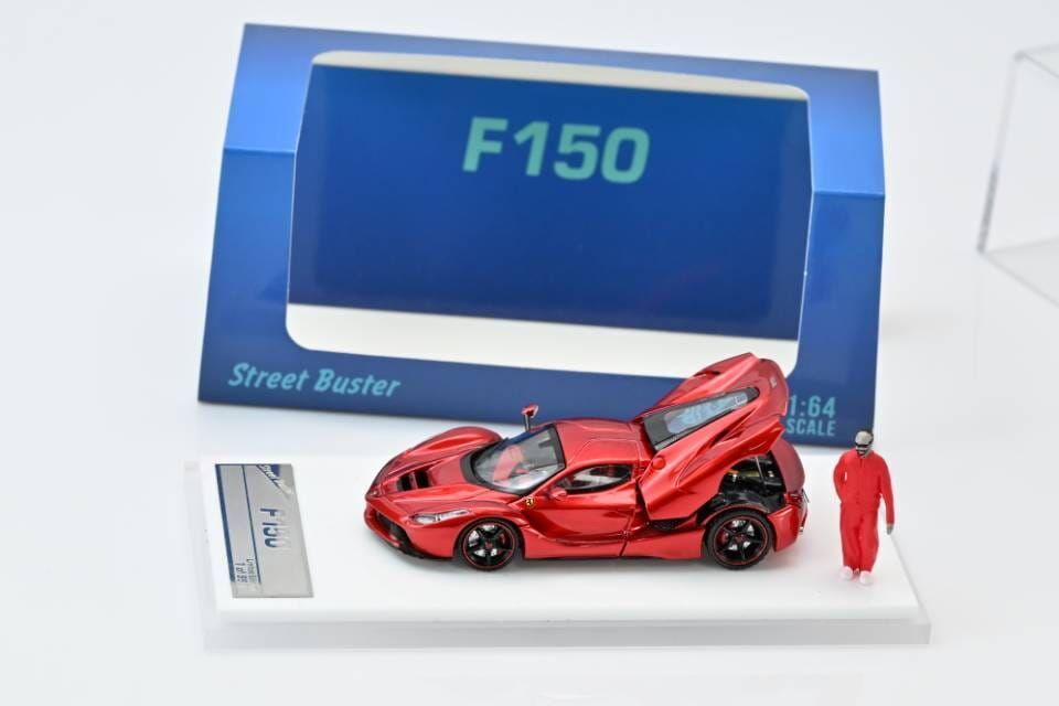 PO-$180 * STREET BUSTER * 1:64 FERRARI LAFERRARI F150 APERTA LEWIS HAMILTON'S PERSONAL CAR