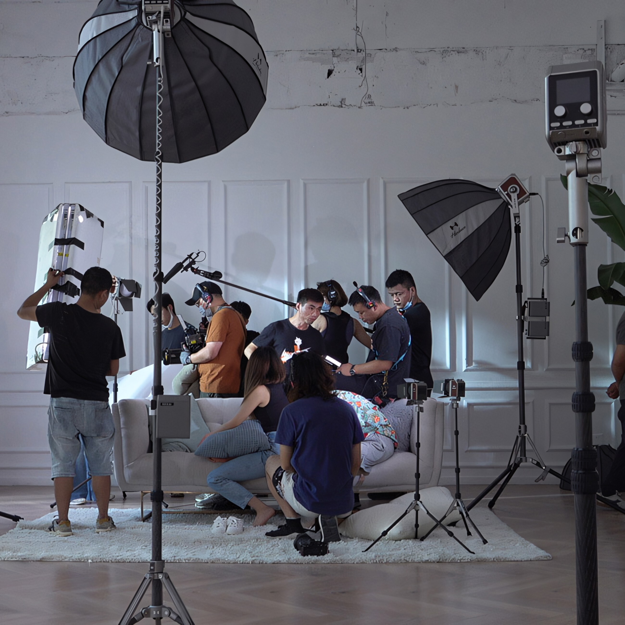 Harlowe Pro 300 Spectra 全彩RGBWW電影級攝影燈