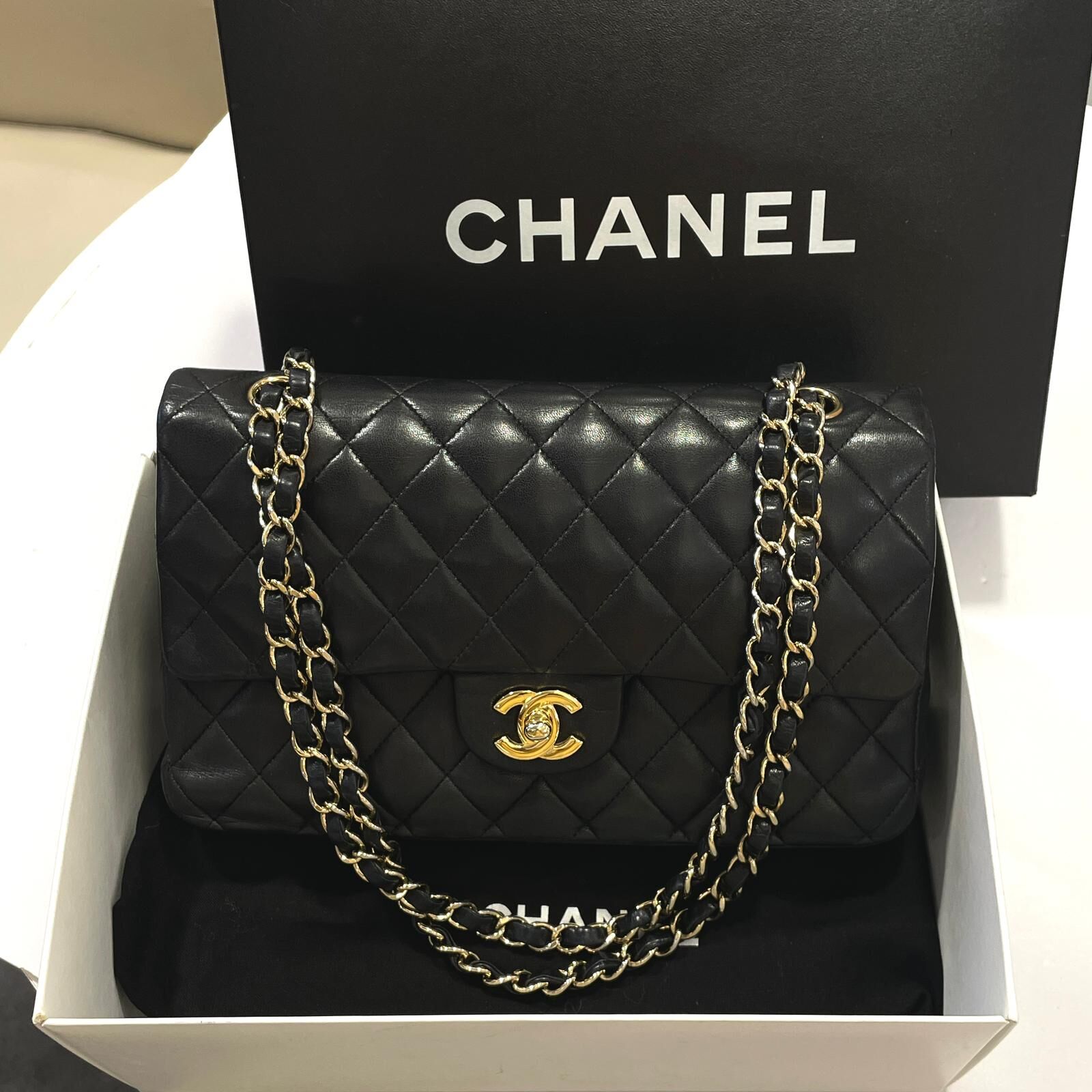 90%NEW二手CHANEL CLASSIC FLAT BAG, CF26, CF25, A01112,香奈兒經典鏈袋,黑色羊皮金扣,@134開 #兩年免費保養 #香榭站正品