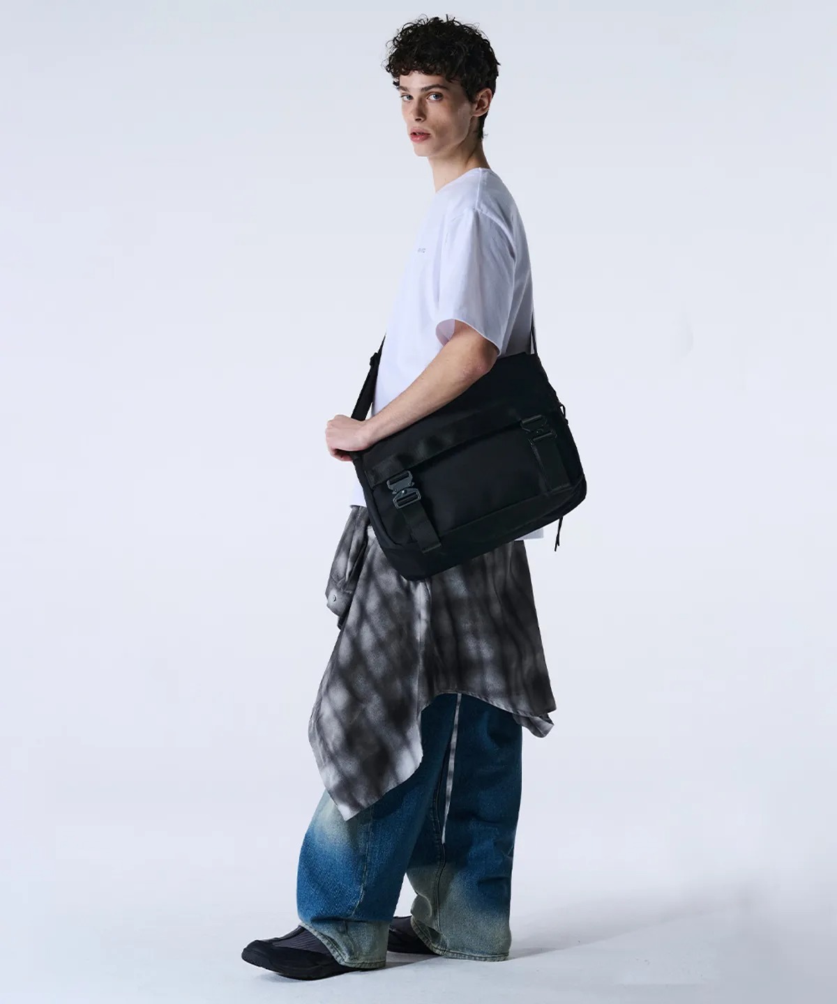 MAISON MINED TWO BUCKLE MESSENGER BAG