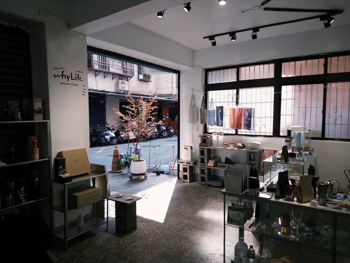 FUNHOUSE 新莊門市  (WhyLife Space)