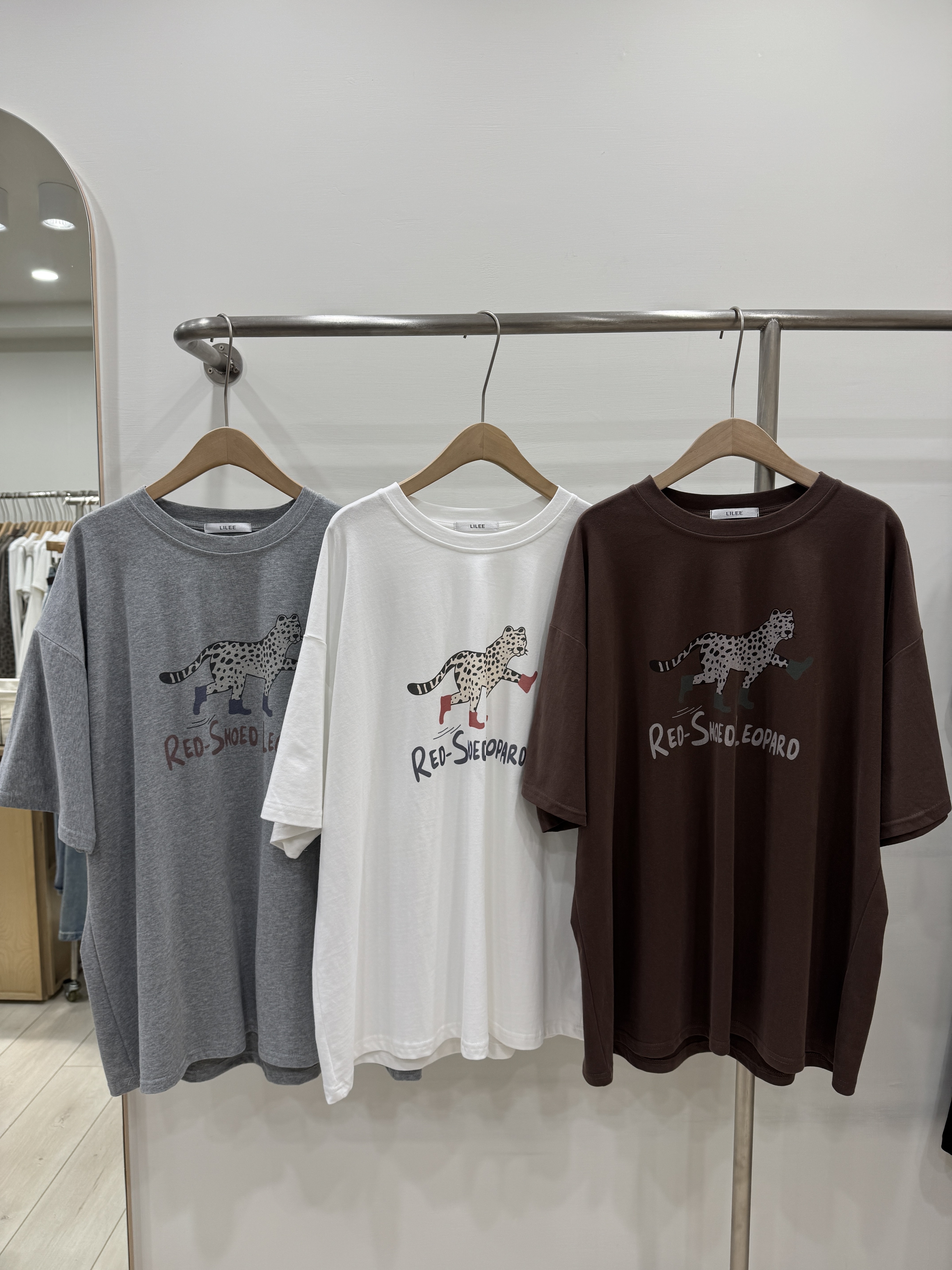 滑稽穿鞋獵豹磨毛挺版大Tee