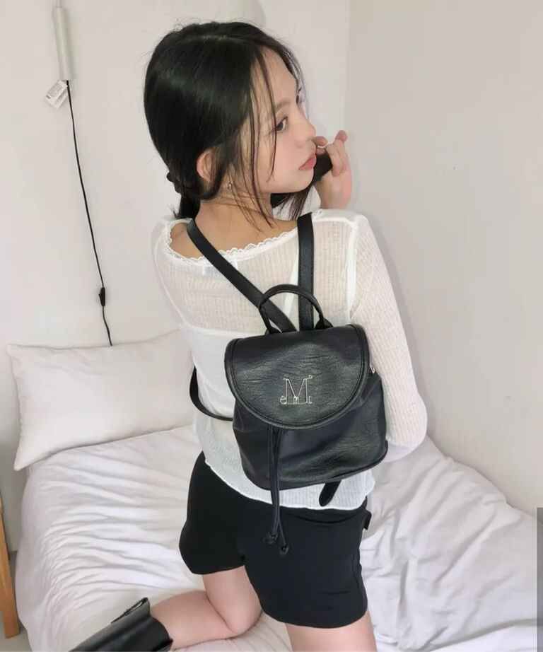 🇰🇷韓國 MUCENT 金屬Logo 迷你後背包 黑