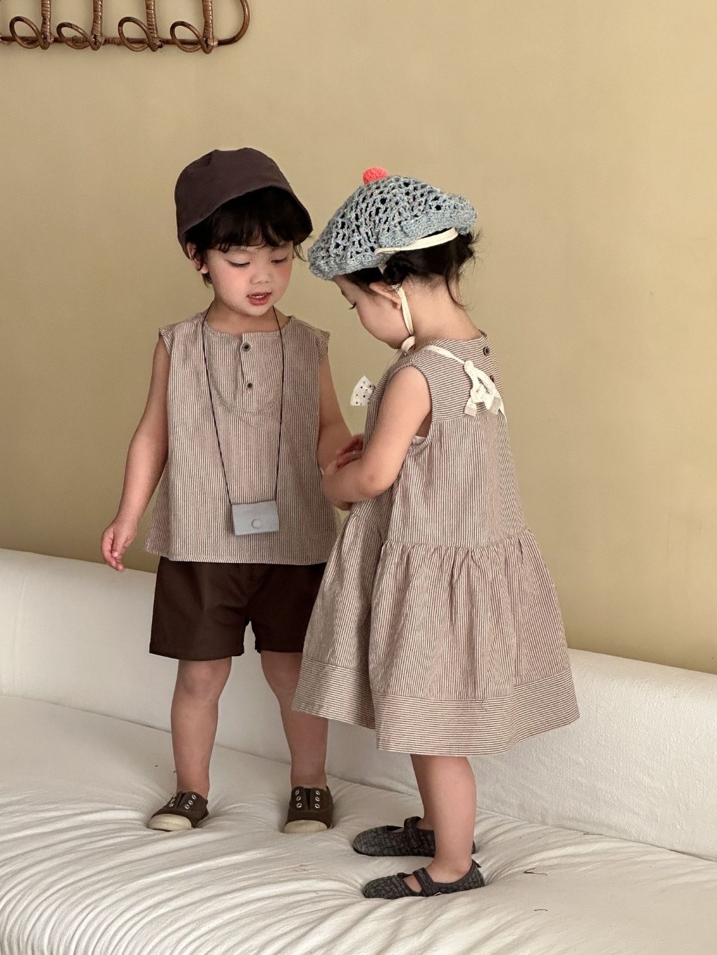 大地色兄弟姐妹連身裙 / 套裝