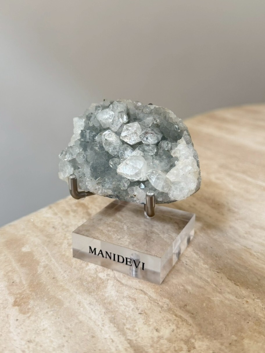 魚眼礦 Apophyllite