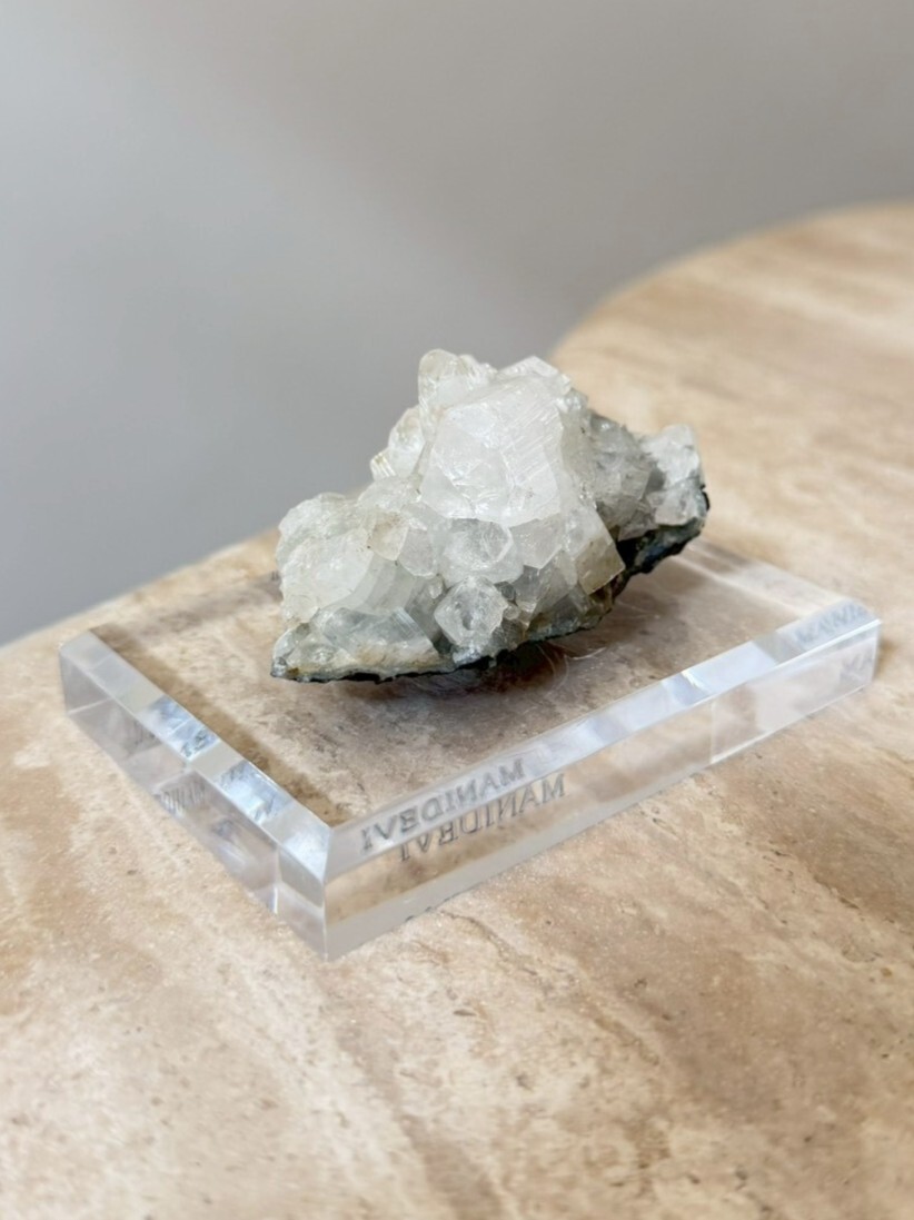 魚眼礦 Apophyllite