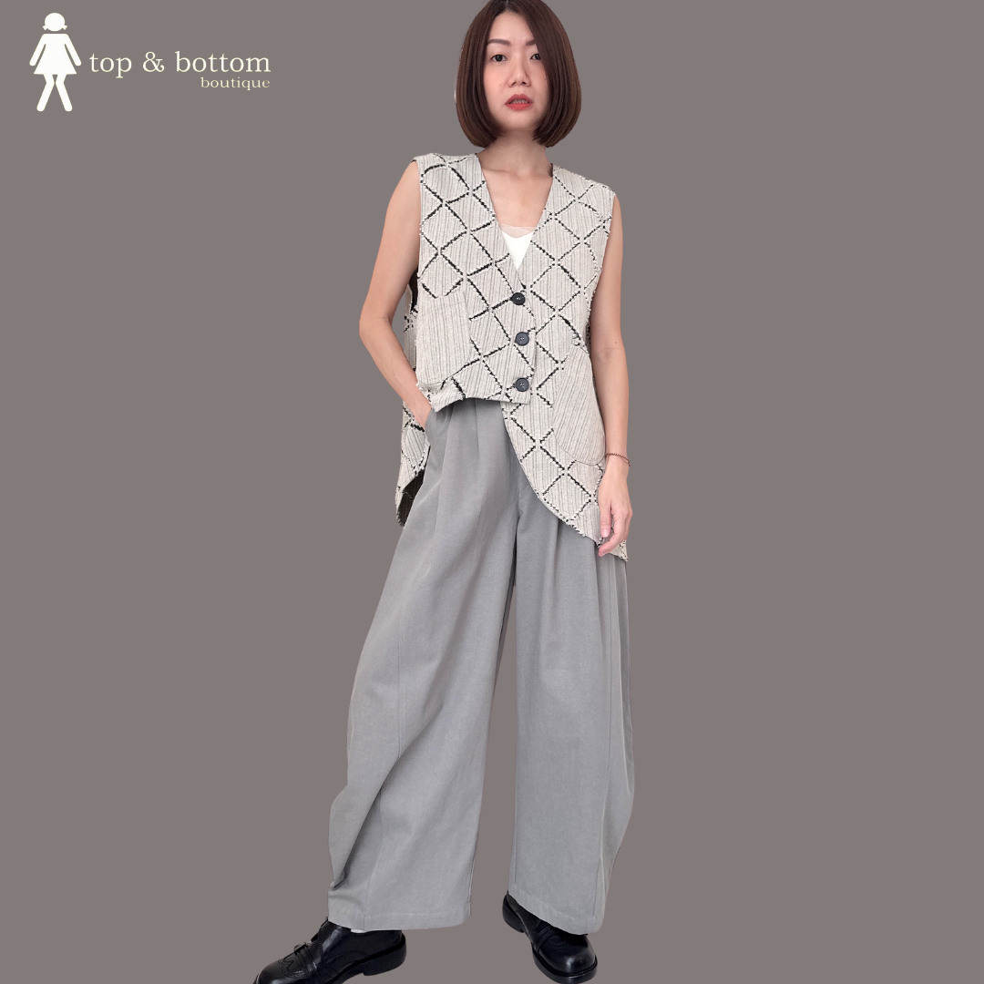 SLEEVELESS FURRY CHECKED VEST