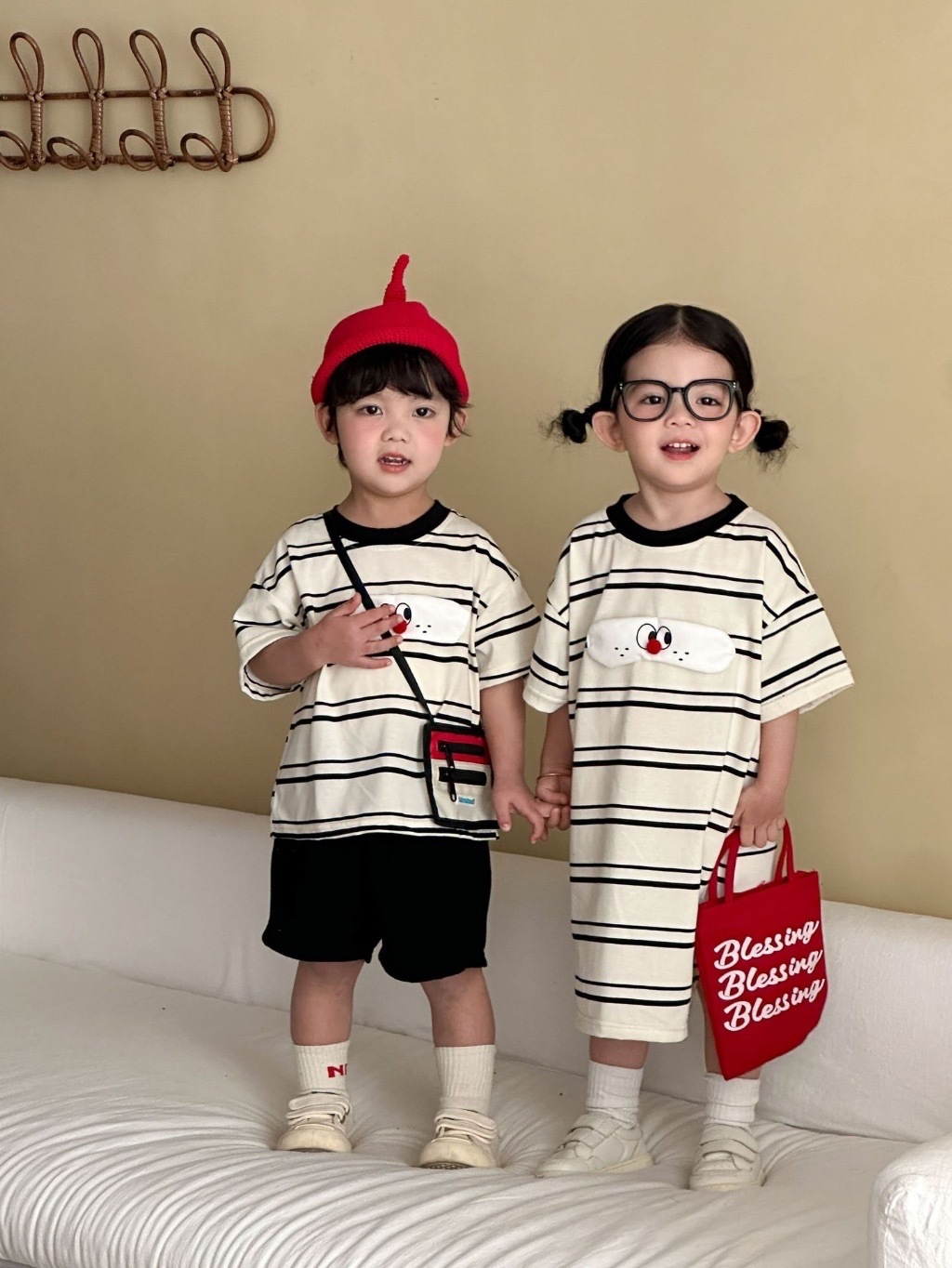 可愛小臉兄弟姐妹連帽連身裙 / 套裝