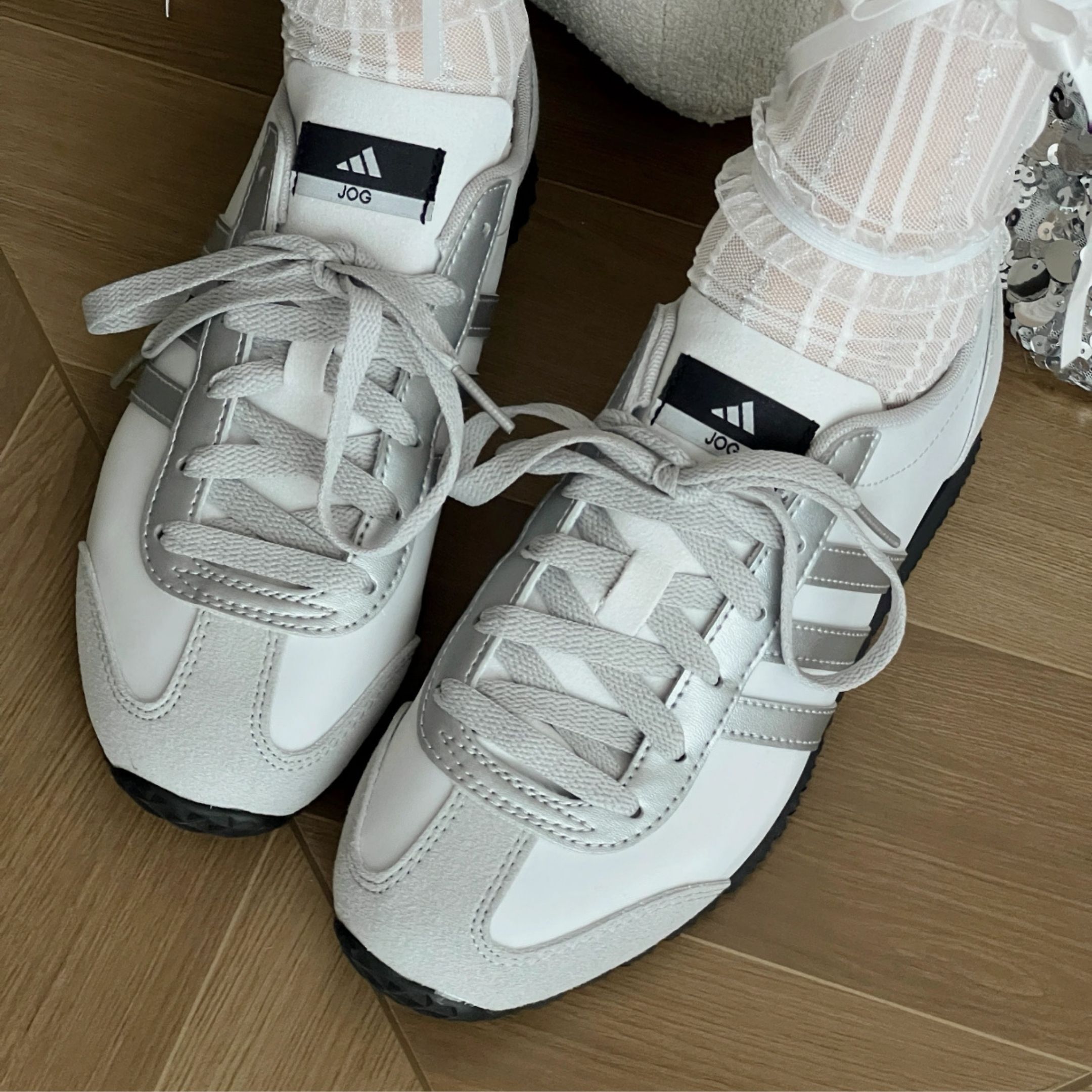 NICEDAY 代購 ADIDAS VS JOG2.0 金屬 銀灰 銀 銀黑 女款 薄底 德訓 JR4653