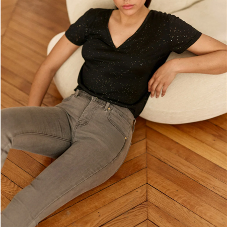 1LP0327-230 [LA PETITE ETOILE] V-neck T-shirt Elvie Black #ELVIE-T102411Z0A/00-NOIR (EU)