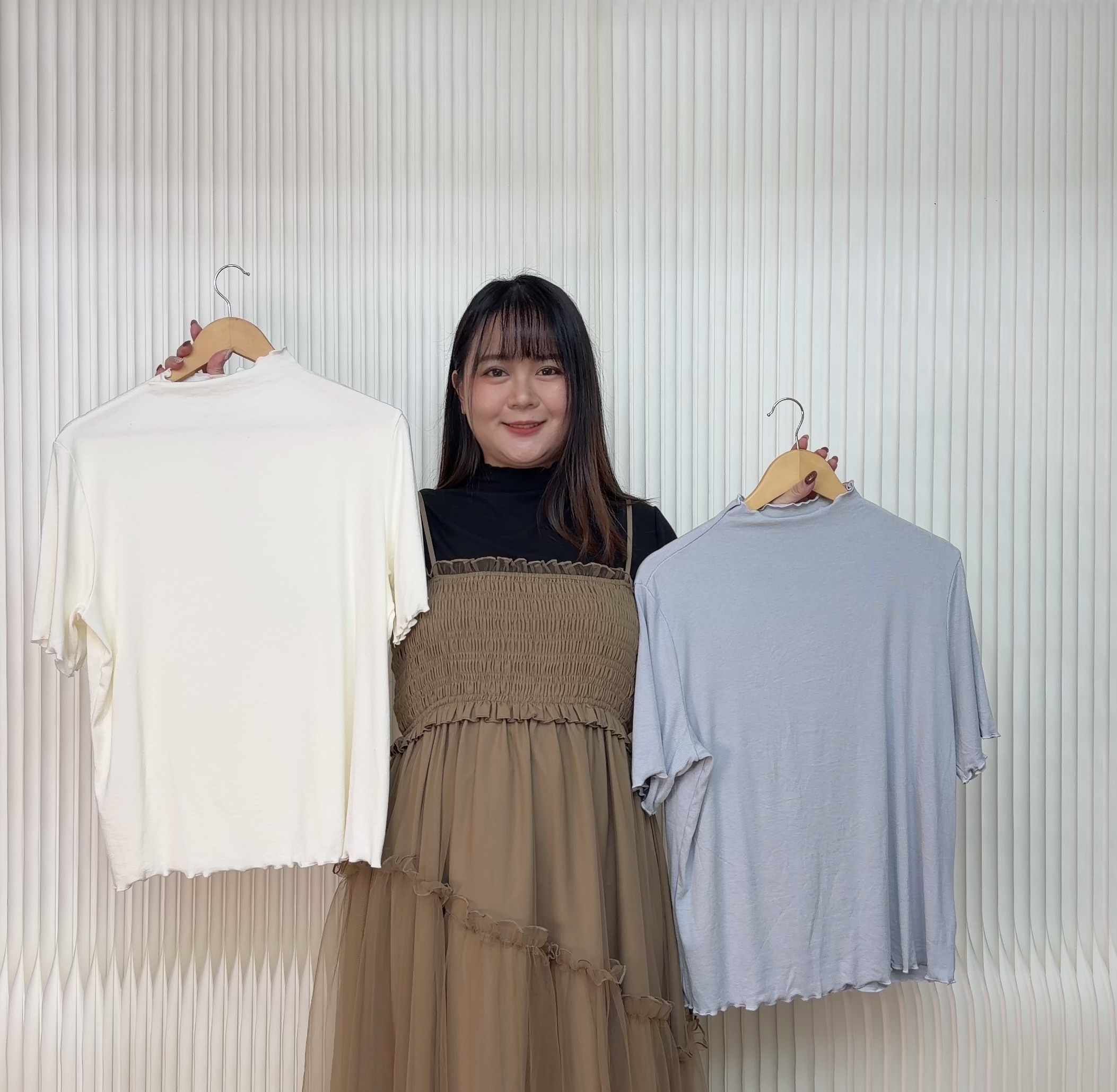 204.材質優質的微高領上衣