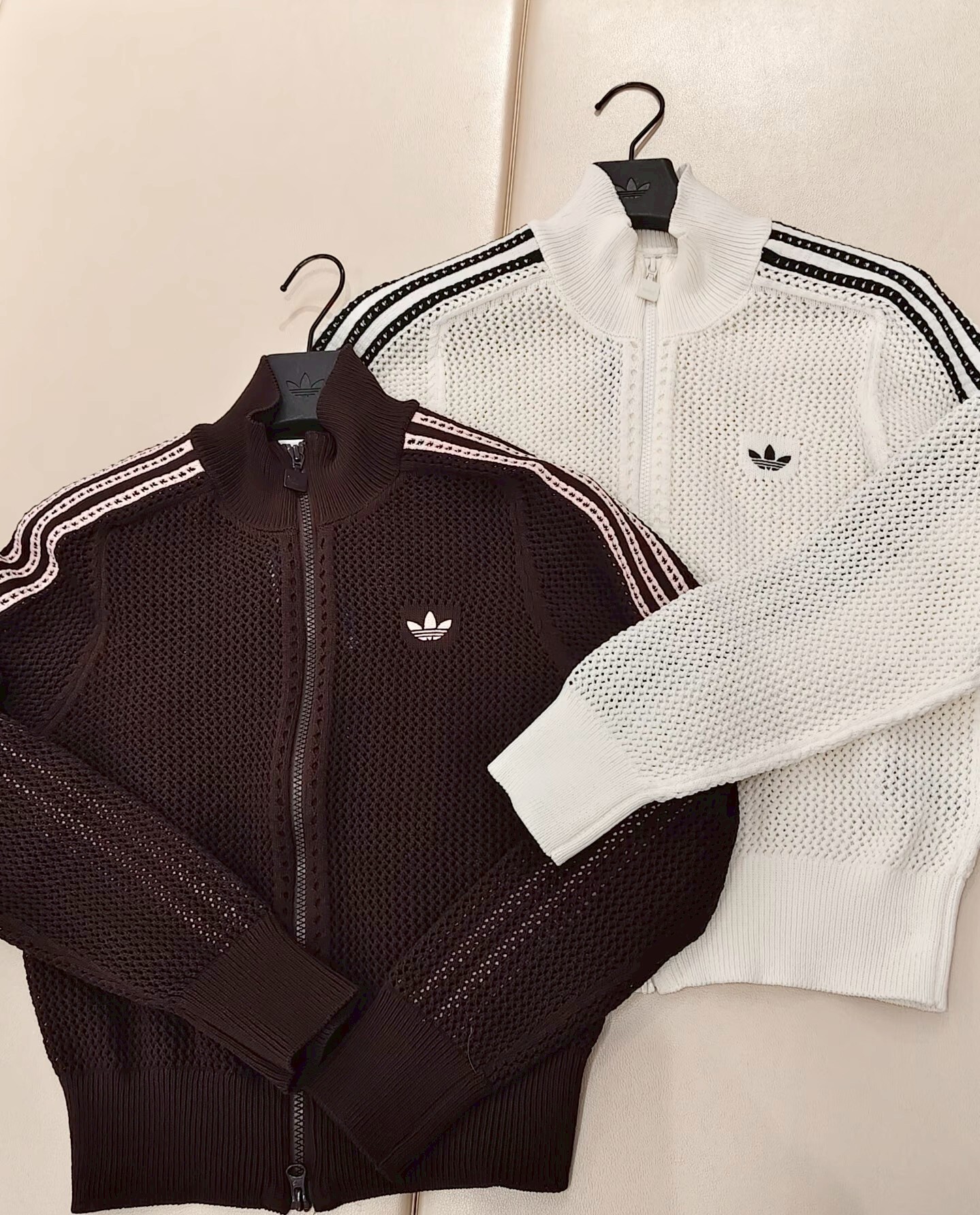【Luxury】 ADIDAS ORIGINALS KNITTED 鉤針編織外套 簍空洞洞外套 白色 咖啡色  奶油白 摩卡棕 兩色 KC6496 KE0202