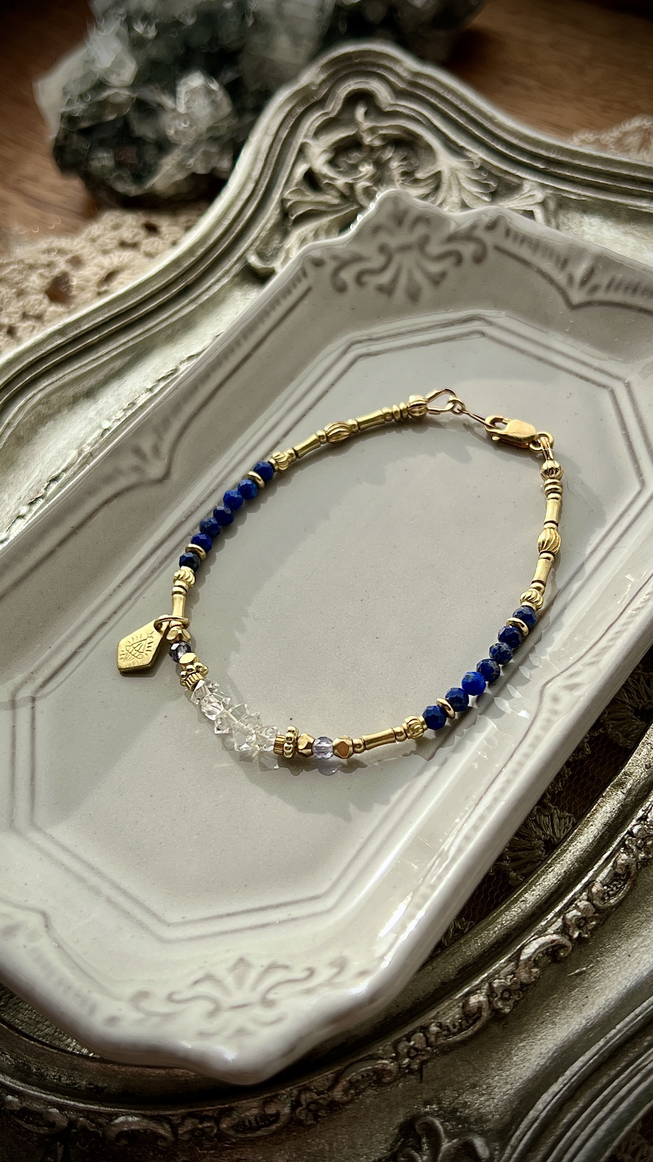 { 夜空的第十三宮 }