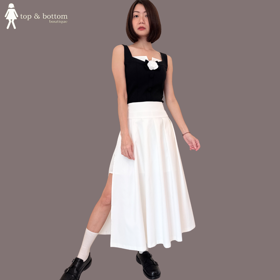 STRAP WHITE ROSE FRONT CROP TOP