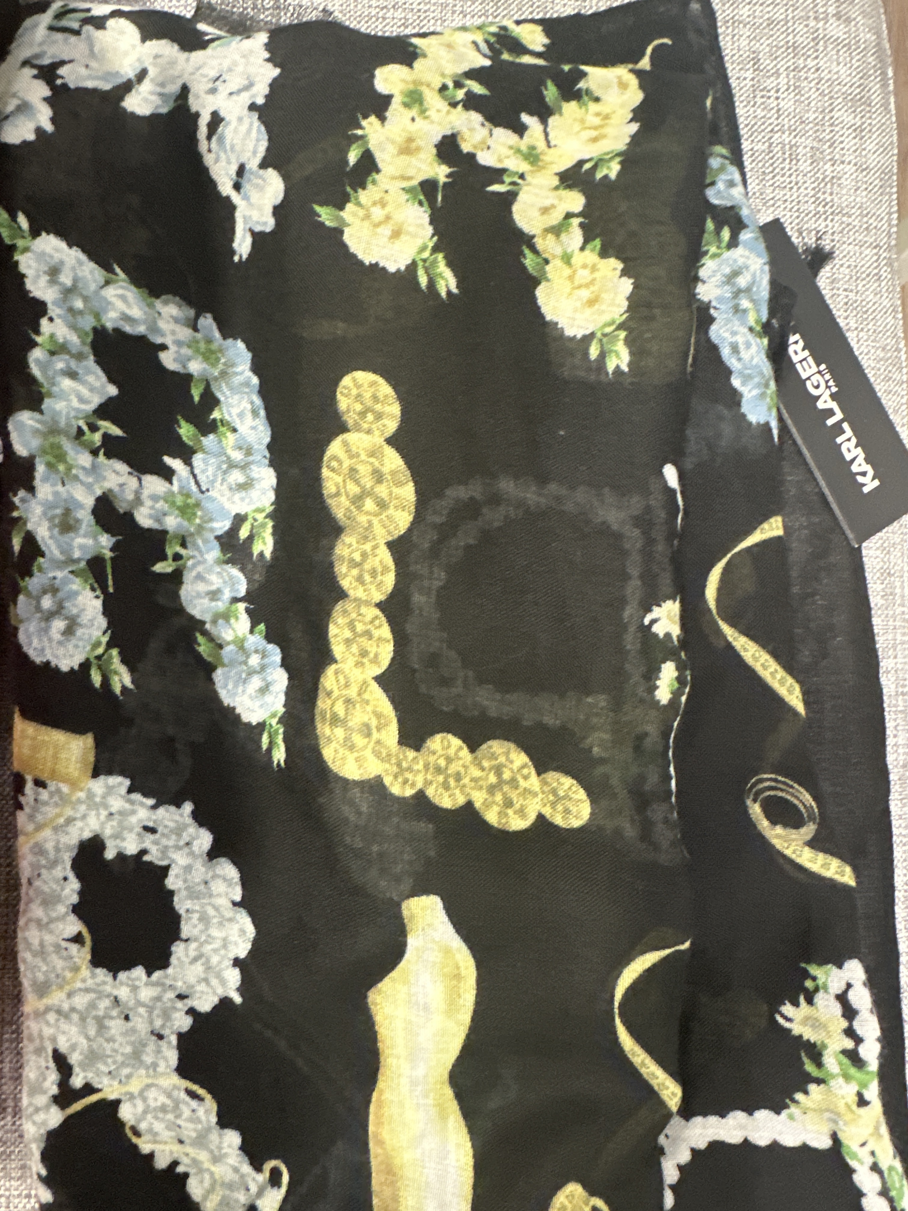 RT89 KL 巴黎鐵塔字母絲巾