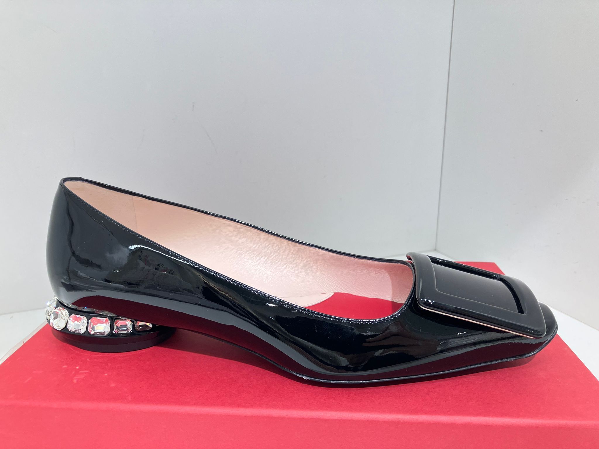 Roger Vivier Strass Heel Covered Buckle Ballerinas flats patent black white