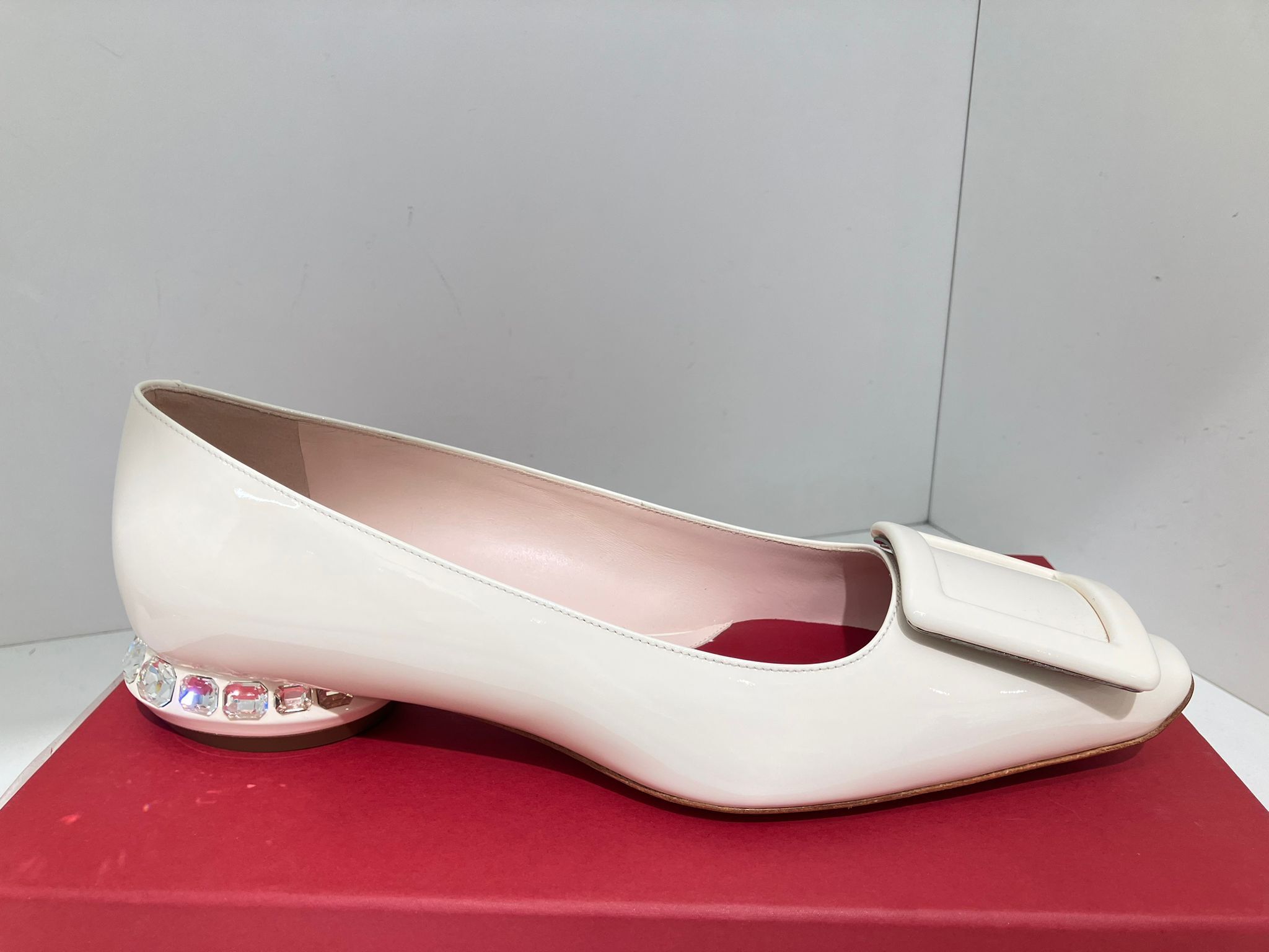 Roger Vivier Strass Heel Covered Buckle Ballerinas flats patent black white