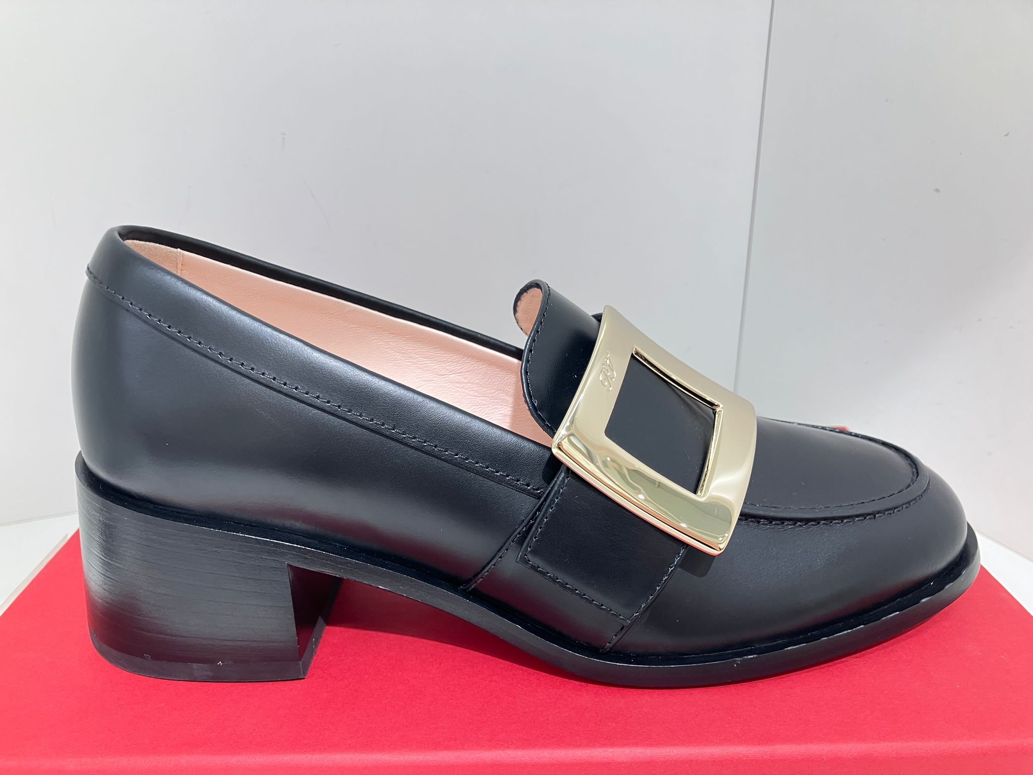 Roger Vivier RV viv rangers loafers heels black