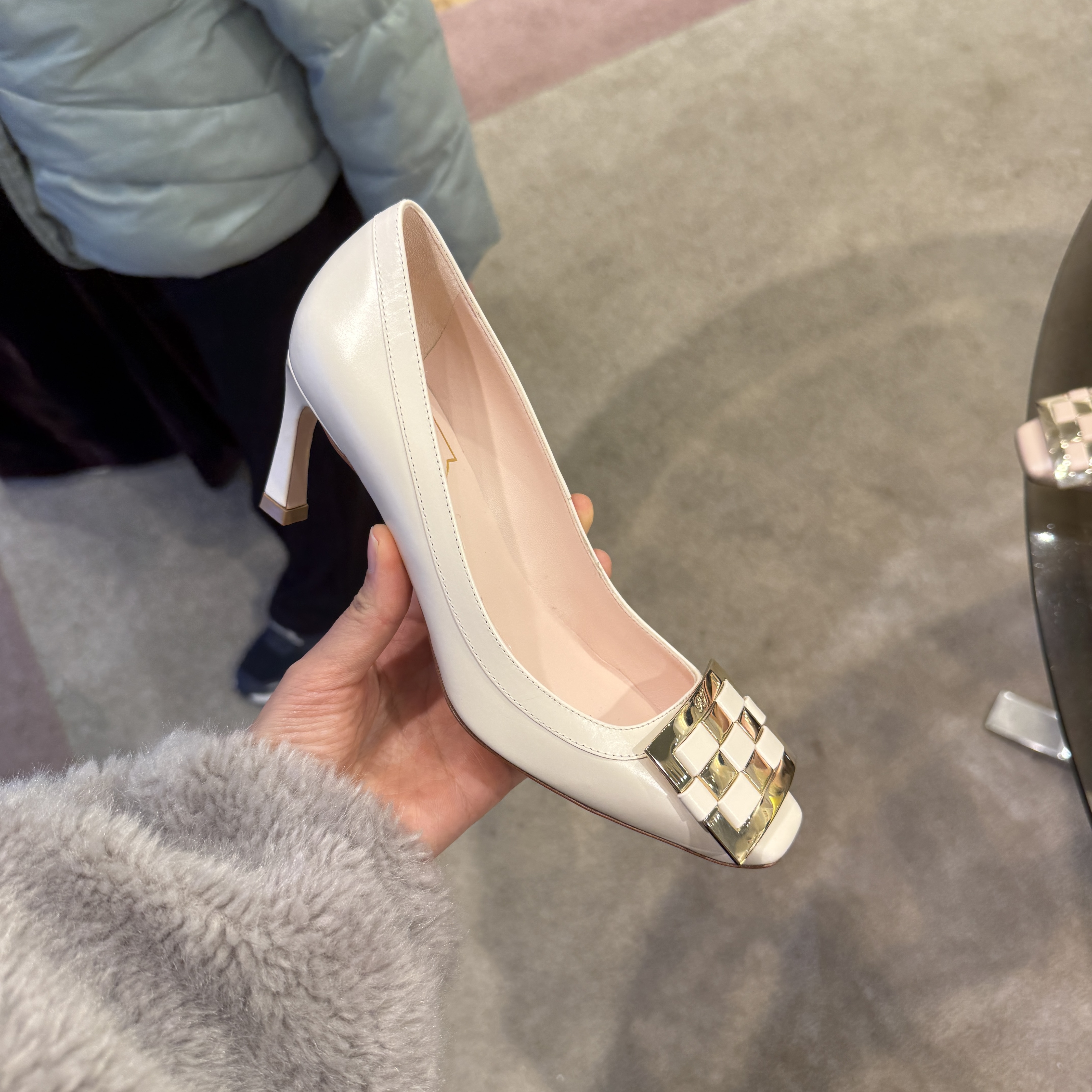 Roger Vivier RV classic trompette heels 70mm check white beige