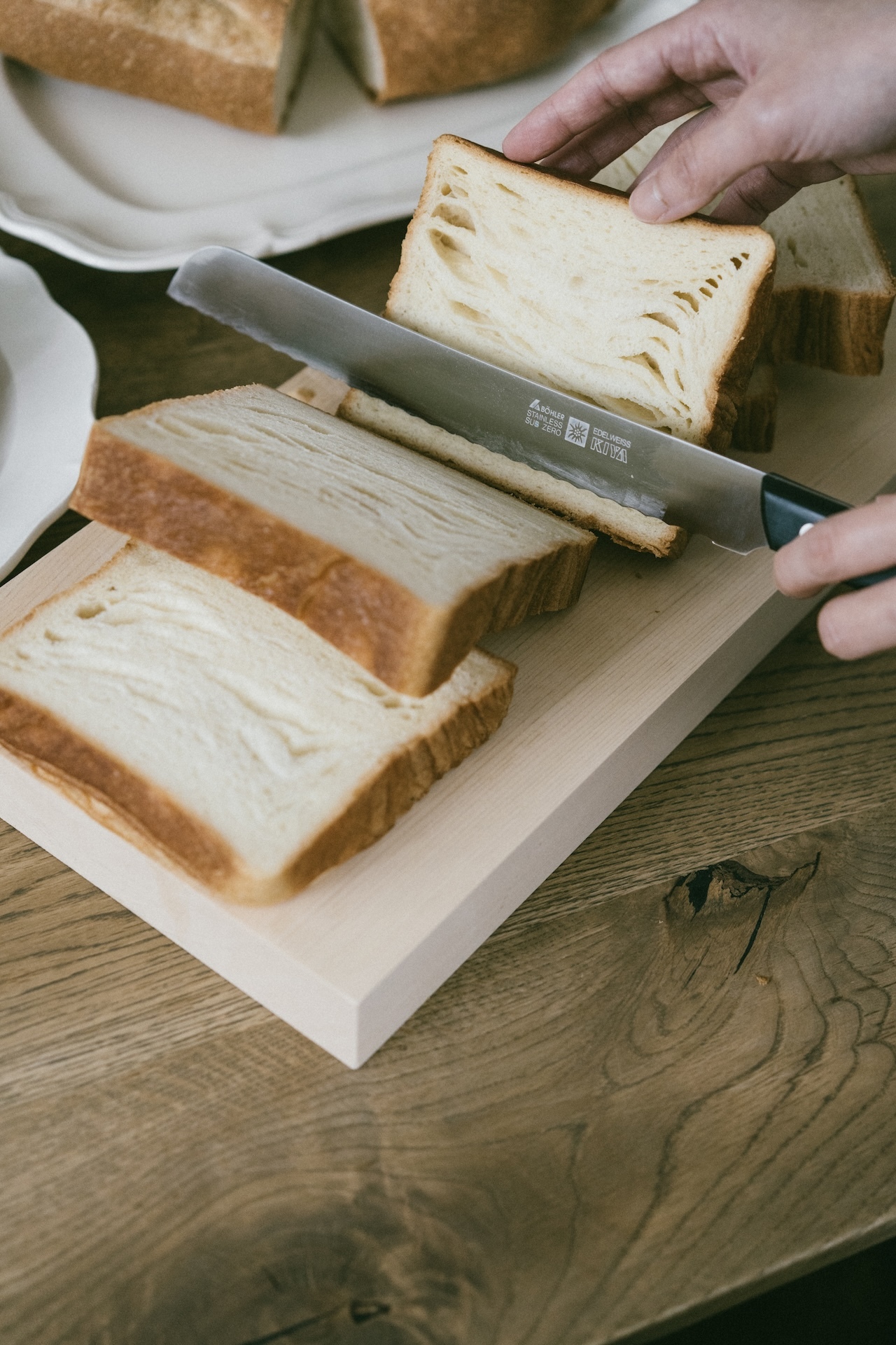 日本橋木屋 No.180Edelweiss 小白花系列頂級不鏽鋼刀鋸齒狀麵包刀