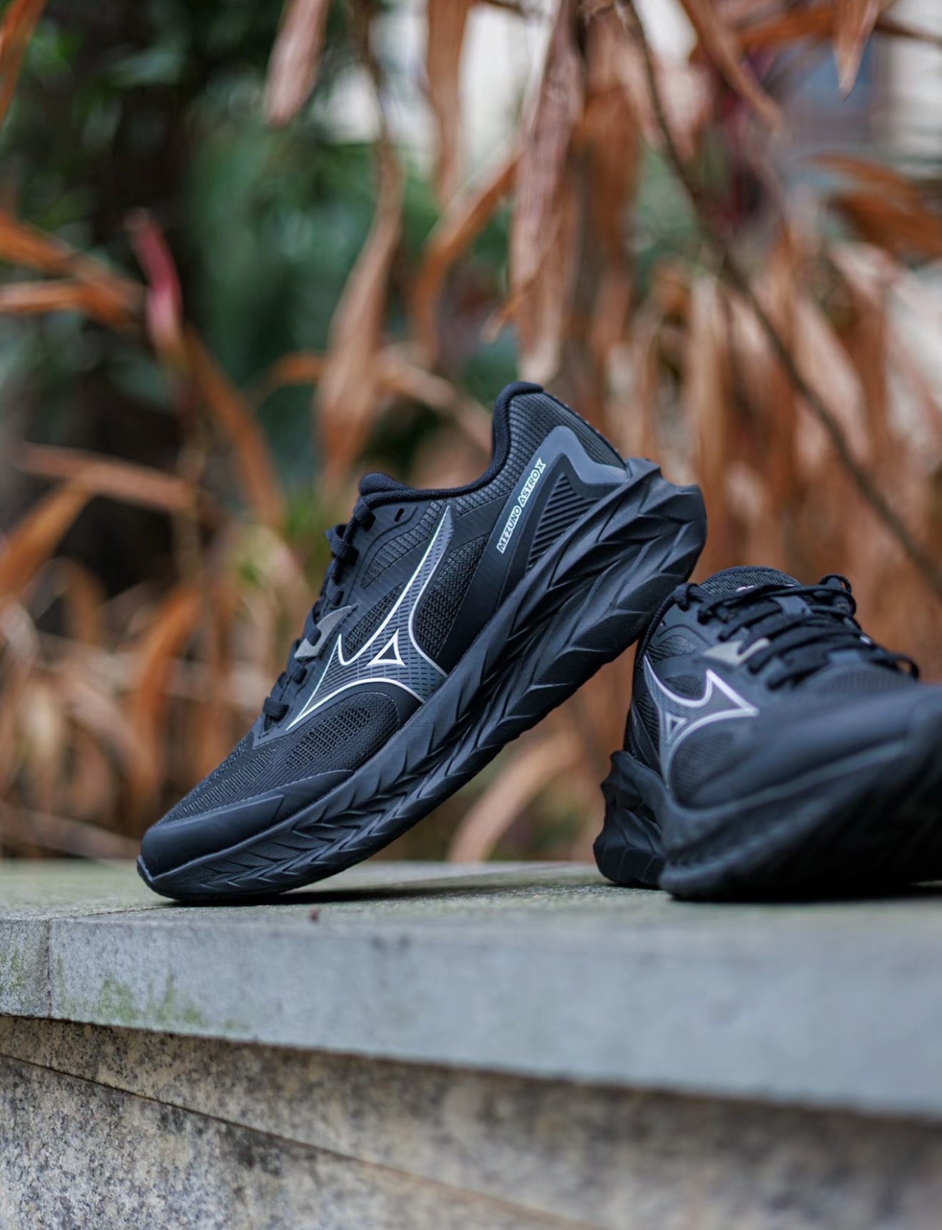 MIZUNO ASTRO X BLACK GREY 黑魂慢跑鞋D1GH250501