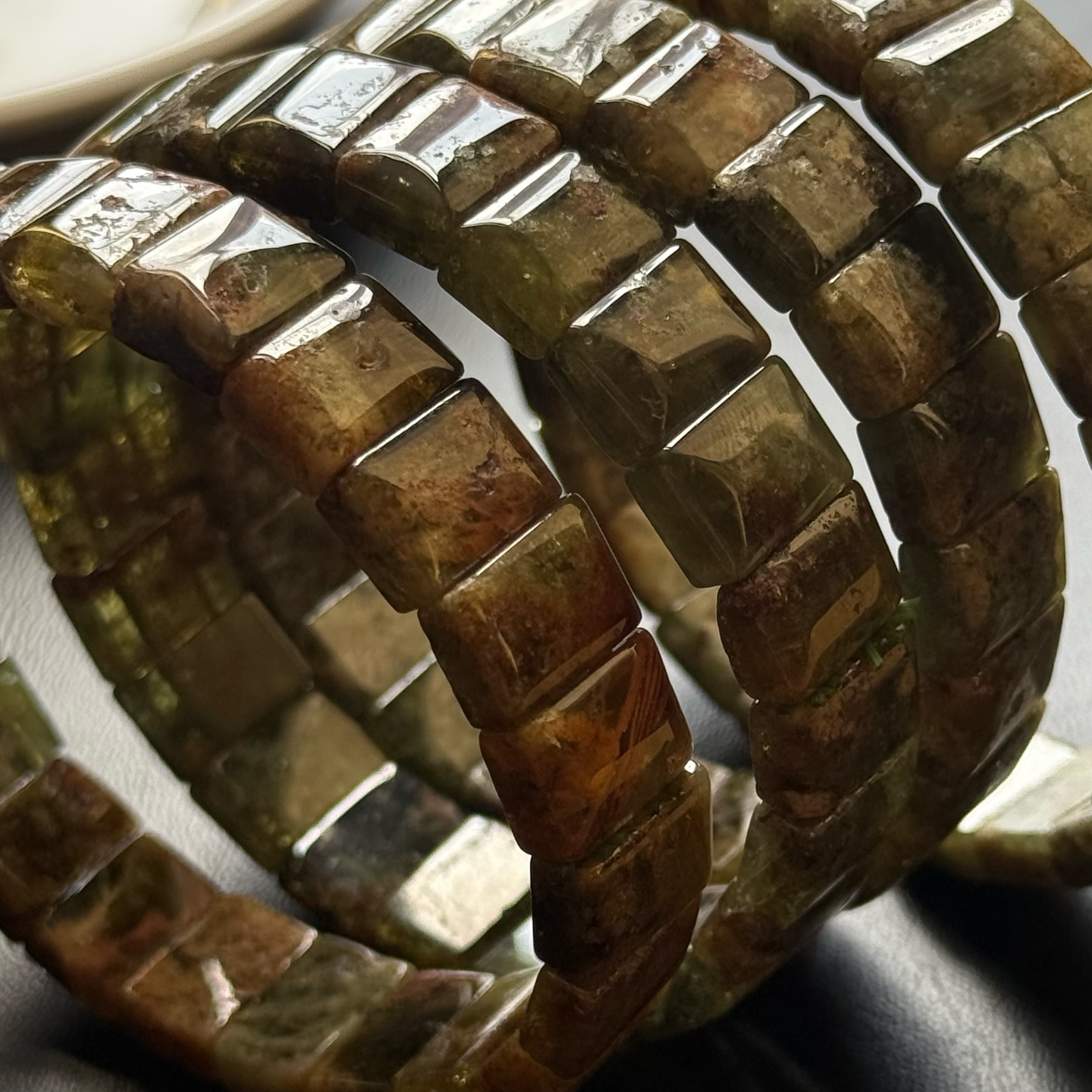 [原石] 綠石榴石 水晶手排