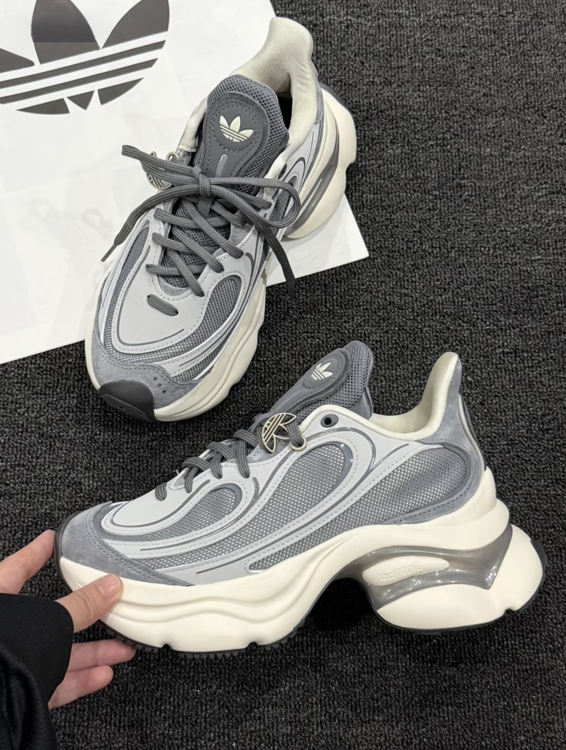 Adidas Originals Ozvenuz 增高 復古 厚底 老爹鞋 灰白 KJ3974