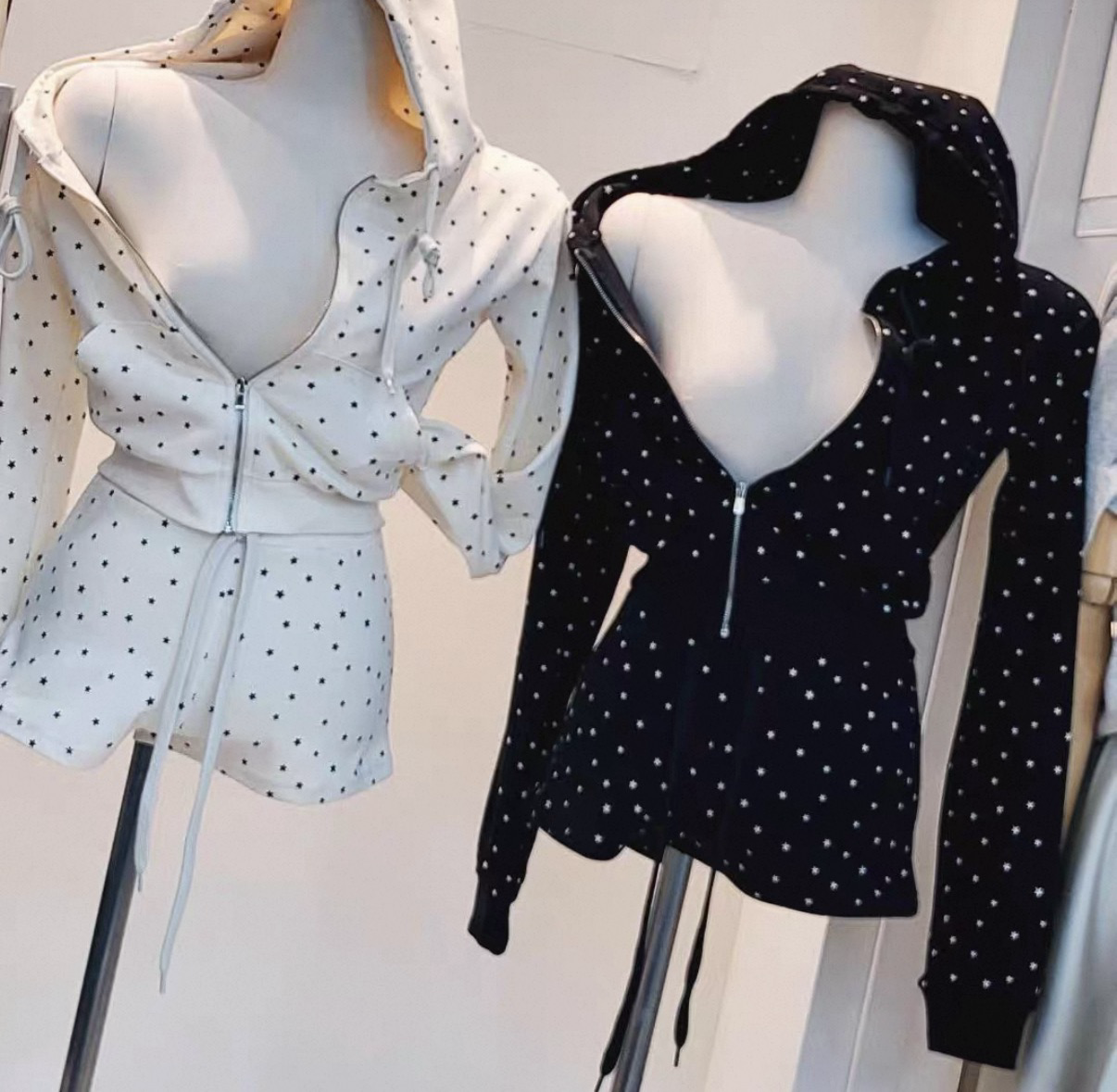 KR STARS CROPPED ZIPUP (2 COLORS)