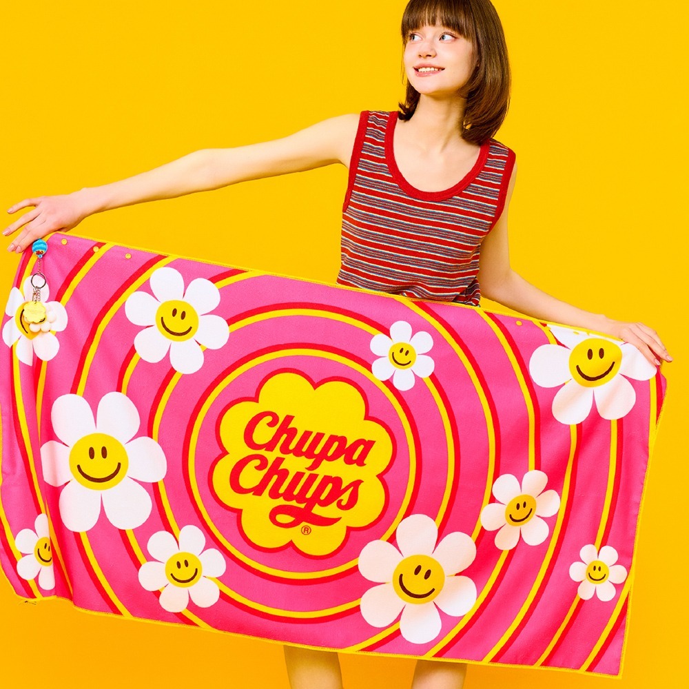WIGGLE WIGGLE X CHUPA CHUPS Beach Towel
