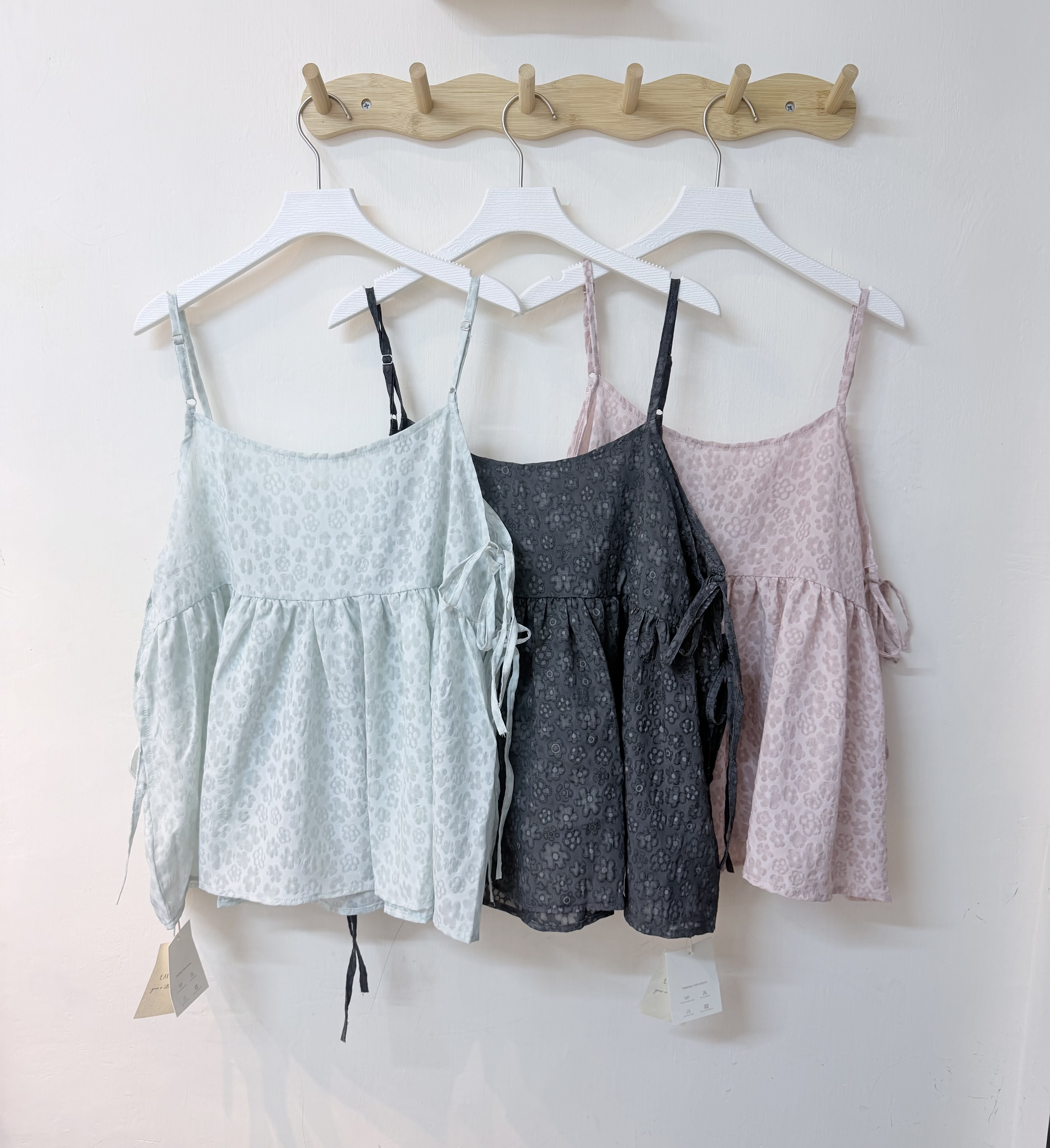 壓紋小花短身外搭