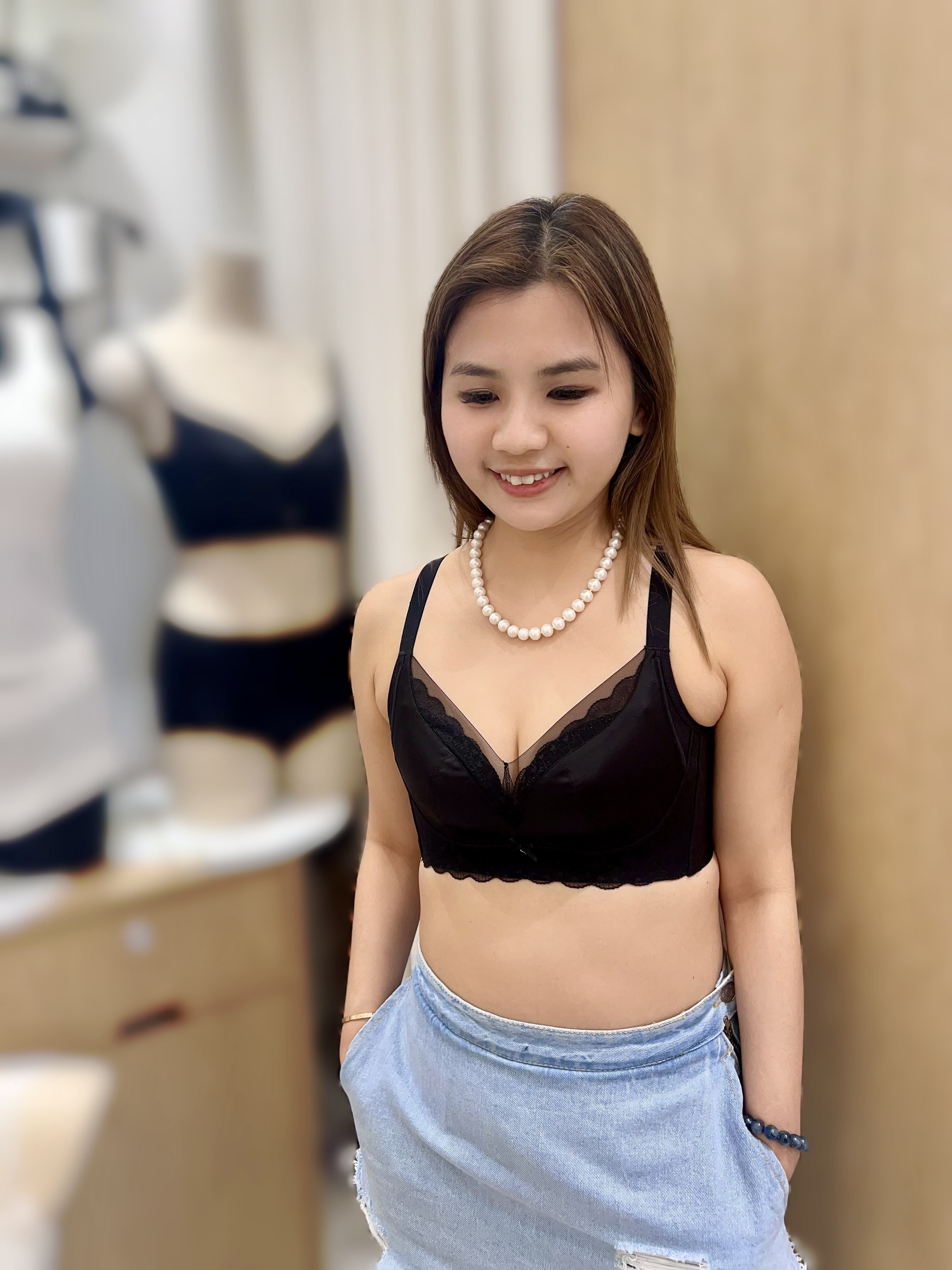 HH70 建議滿B杯以上 0.5cm pad 水晶面料 側鋼圈 無痕 蠶絲乳膠 3扣 側耳骨鋼圈 夏天透氣款 Size M-2XL made in korea $369