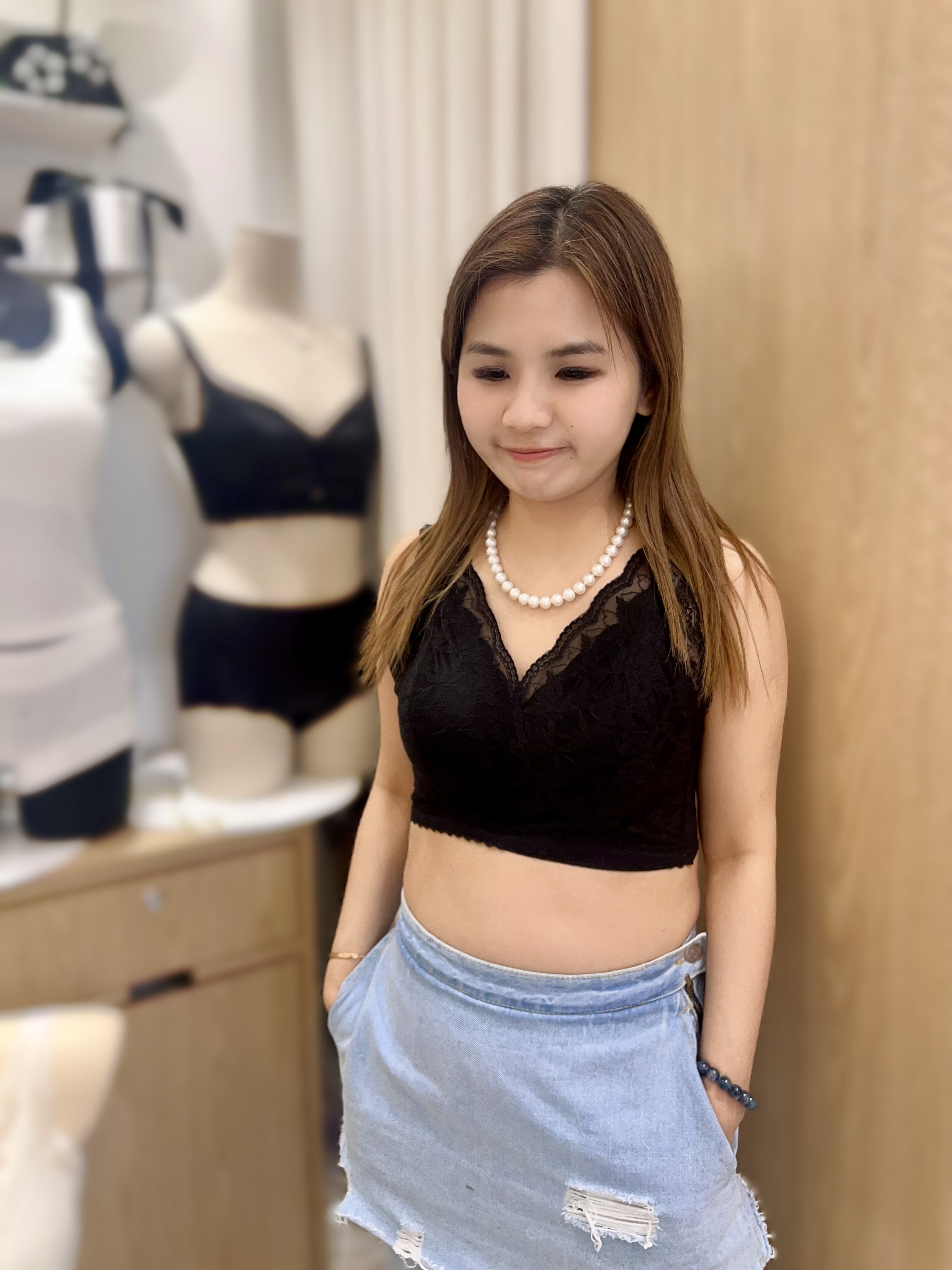 HH74  (BRA TOP ) S-M可穿M size; L-XXL可穿L, 蕾絲乳膠，無痕，SIZE M-L $309