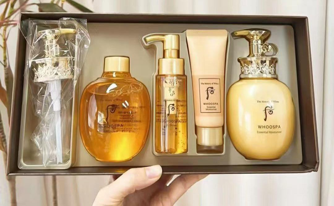 XO133 后 沐浴套裝 沐浴油220ml + 潤膚露220ml 贈送 沐浴油50ml + 潤膚露40ml EXP: 2028年