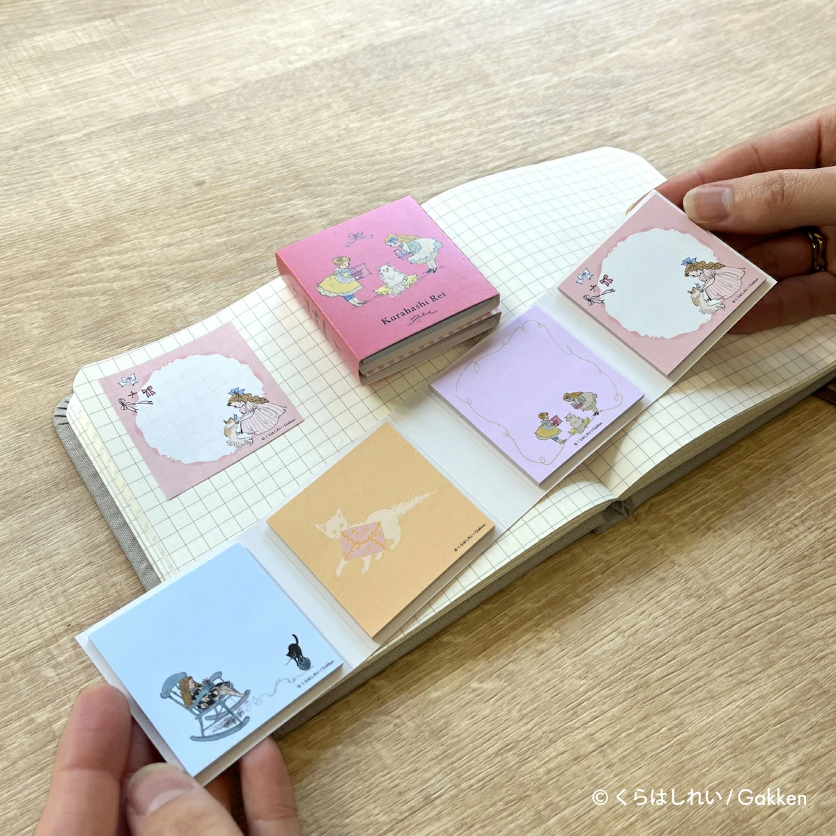 粉色 貓咪與女孩 80枚 書型便利貼 memo｜日本 倉橋伶衣