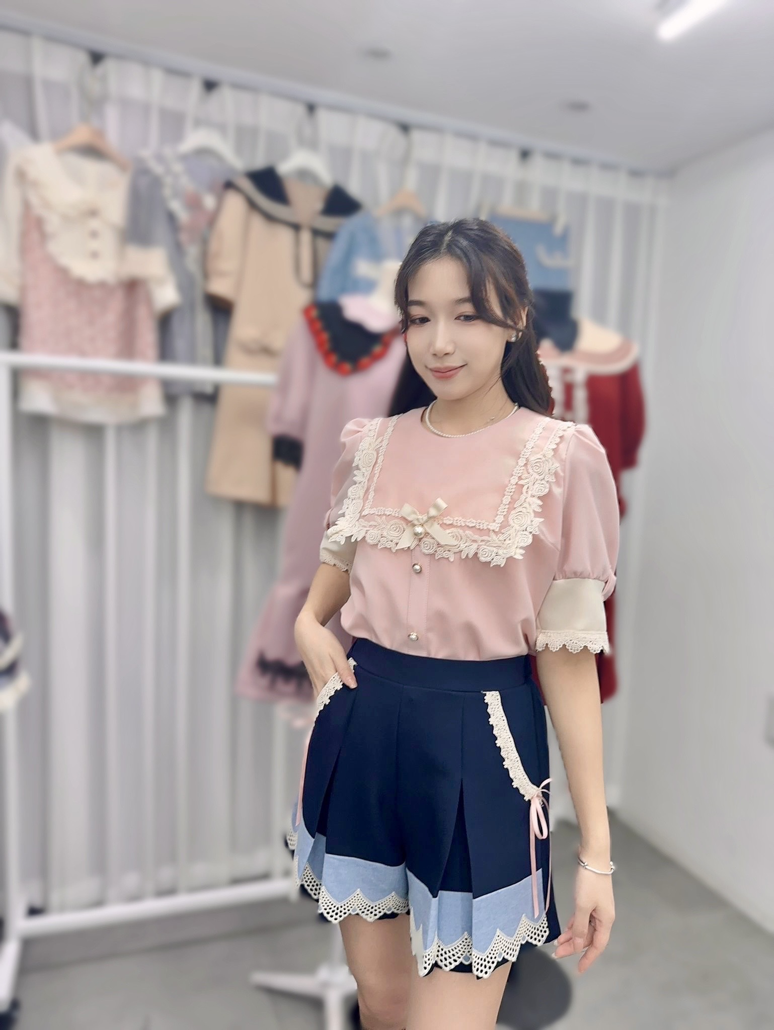 P56 胸42 長26 $509 (一口價)