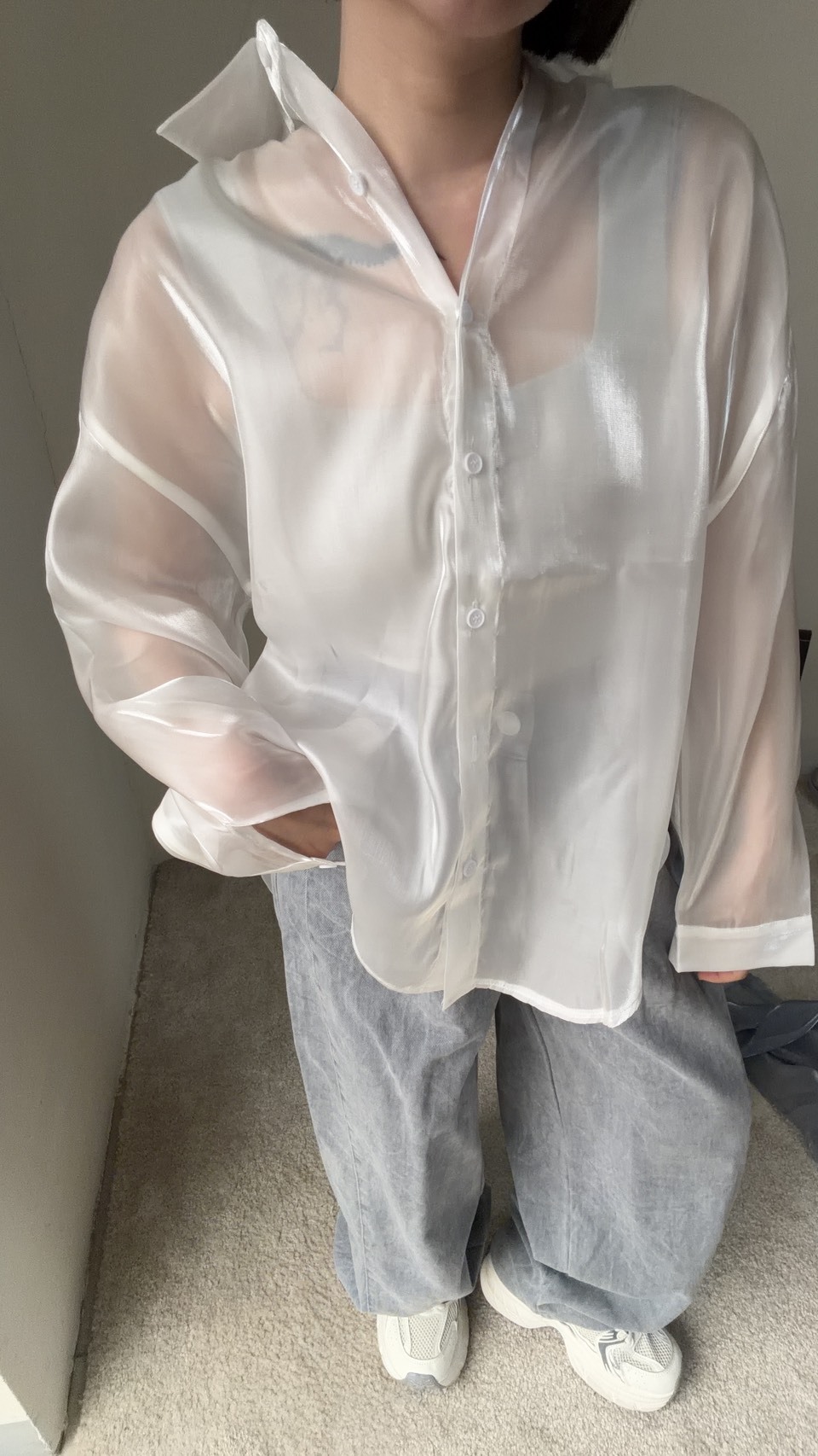 光澤感後綁帶襯衫（稍微有車縫線感）