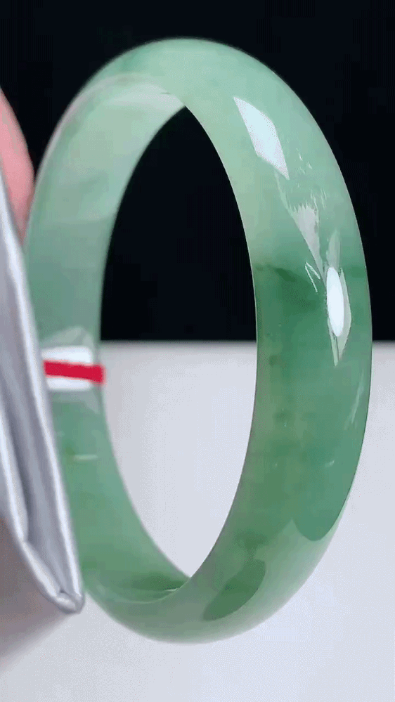 324234 63.8mm飄花翡翠手鐲 (62以上)