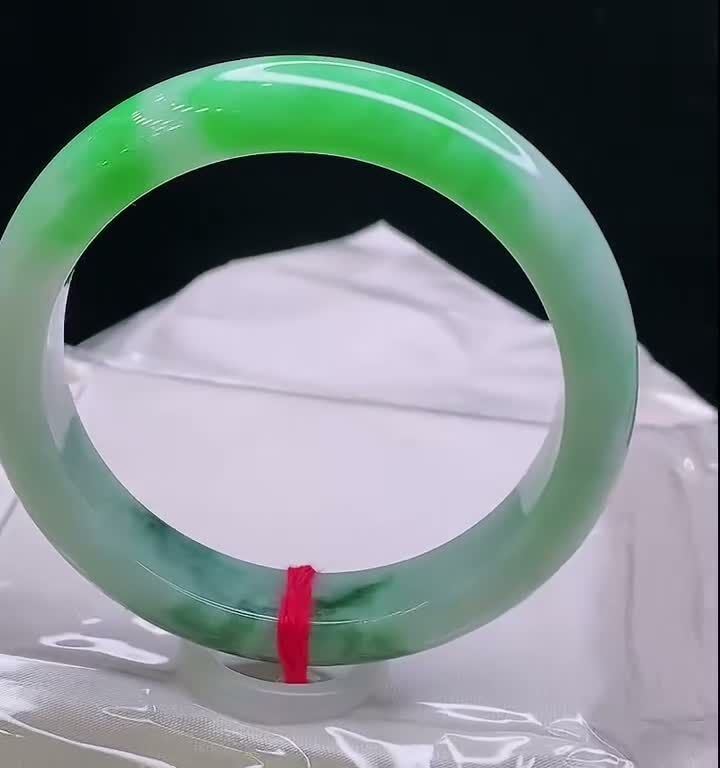 冰糯陽綠飄花翡翠手鐲,天然翡翠A玉, 緬甸玉, Jade, Jadeite