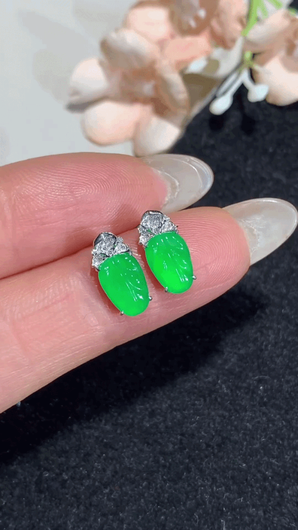 3242222 翡翠陽綠葉子耳釘